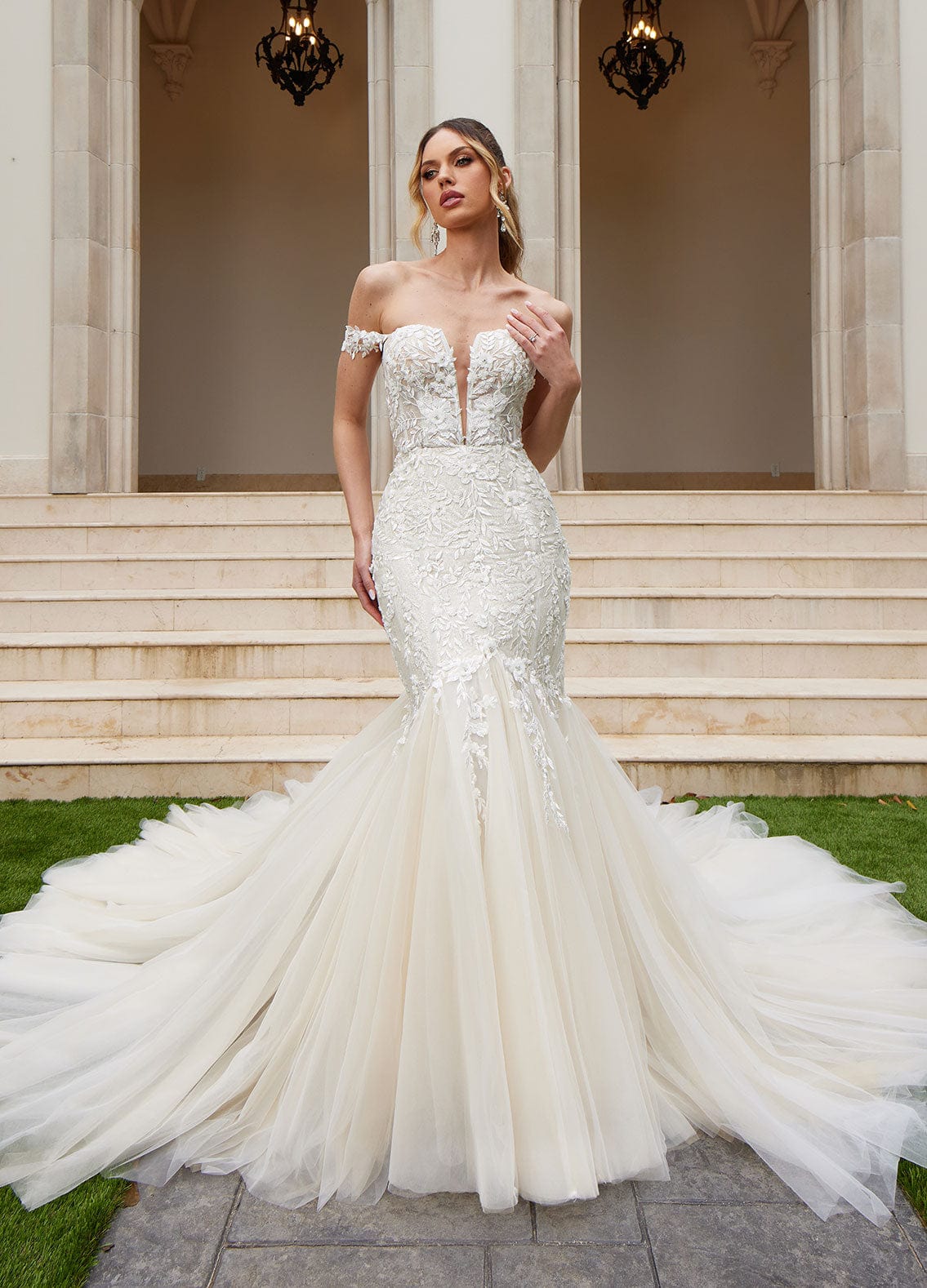 Ashley & Justin Wedding Dress Ashley & Justin: Edel - 11239