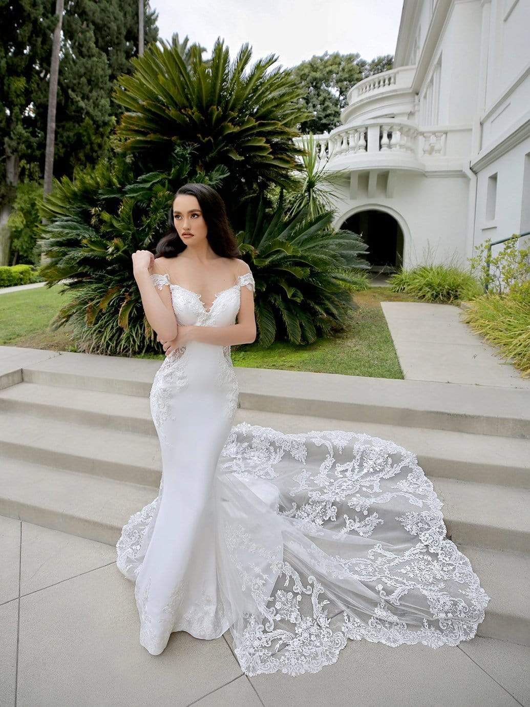 Blue by Enzoani Wedding Dress 8 / Ivory/Ivory Blue by Enzoani: Marquise (Clearance)
