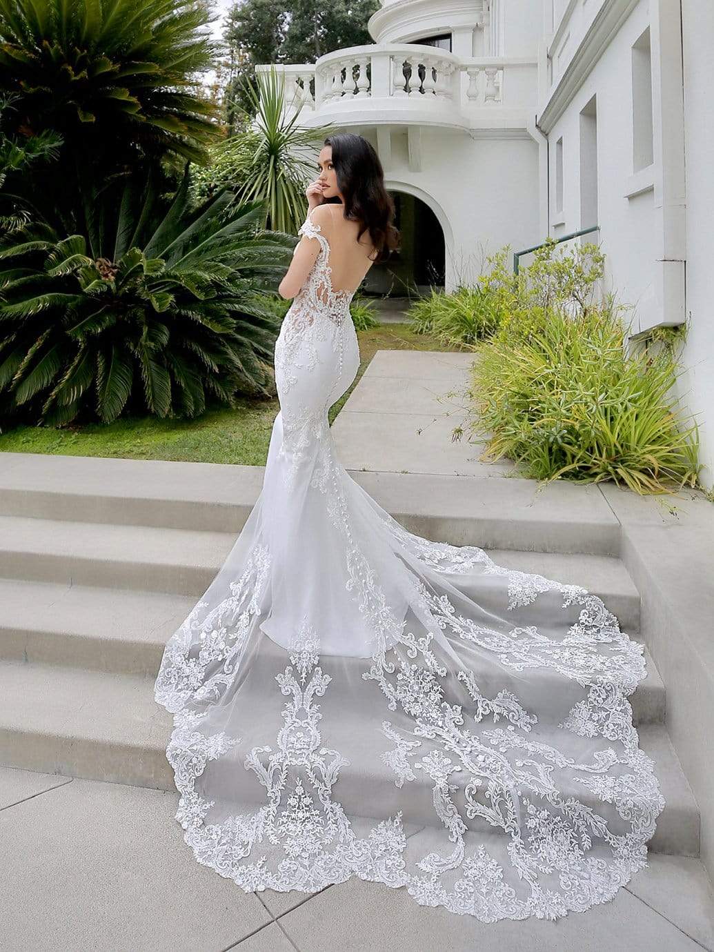 Blue by Enzoani Wedding Dress 8 / Ivory/Ivory Blue by Enzoani: Marquise (Clearance)