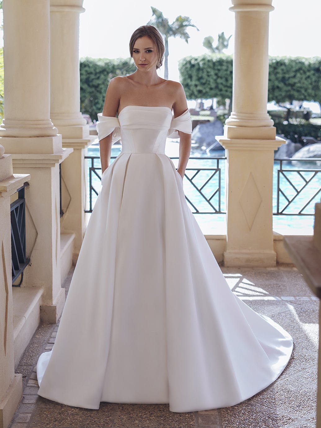 Blue by Enzoani Wedding Dress Blue by Enzoani: Sevilla