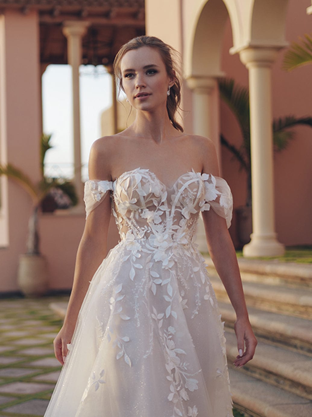 Blue by Enzoani Wedding Dress Blue by Enzoani: Suri