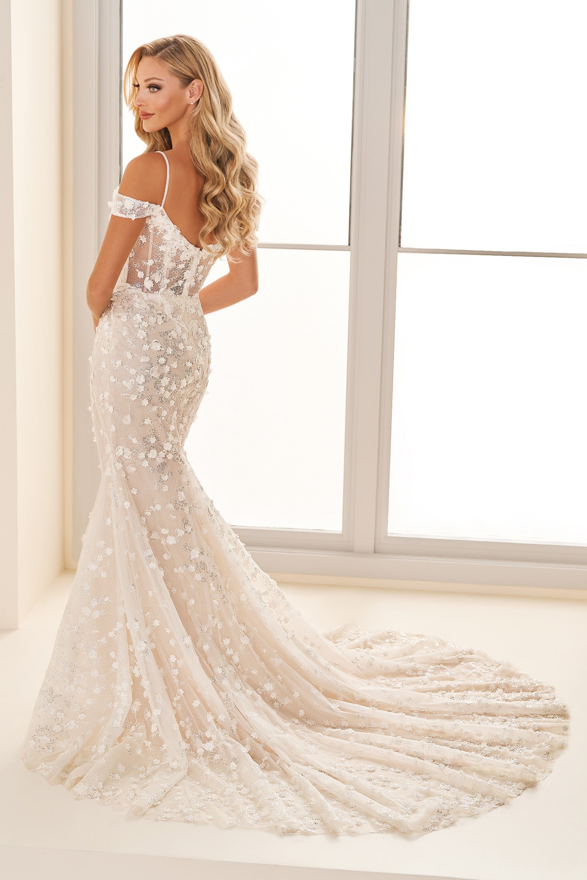 Enchanting Wedding Dress Enchanting: E2531