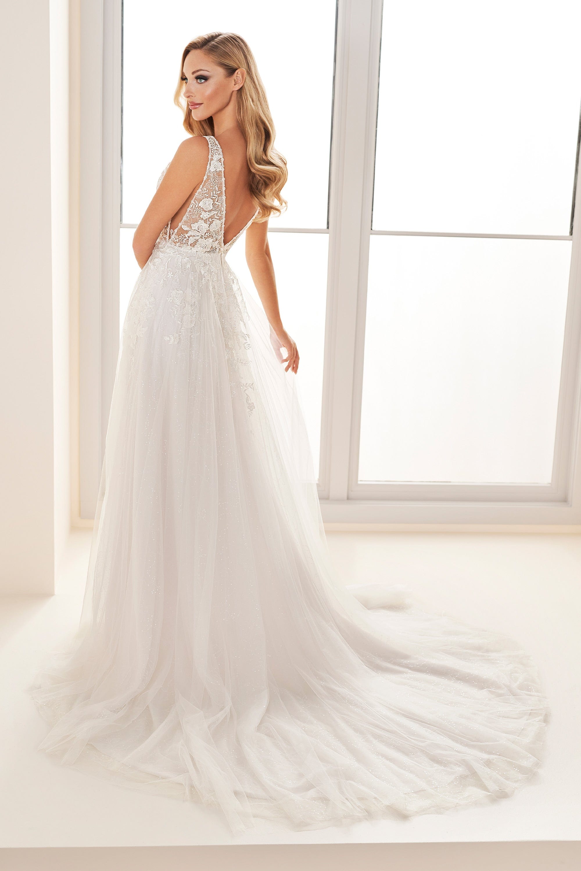 Enchanting Wedding Dress Enchanting: E505