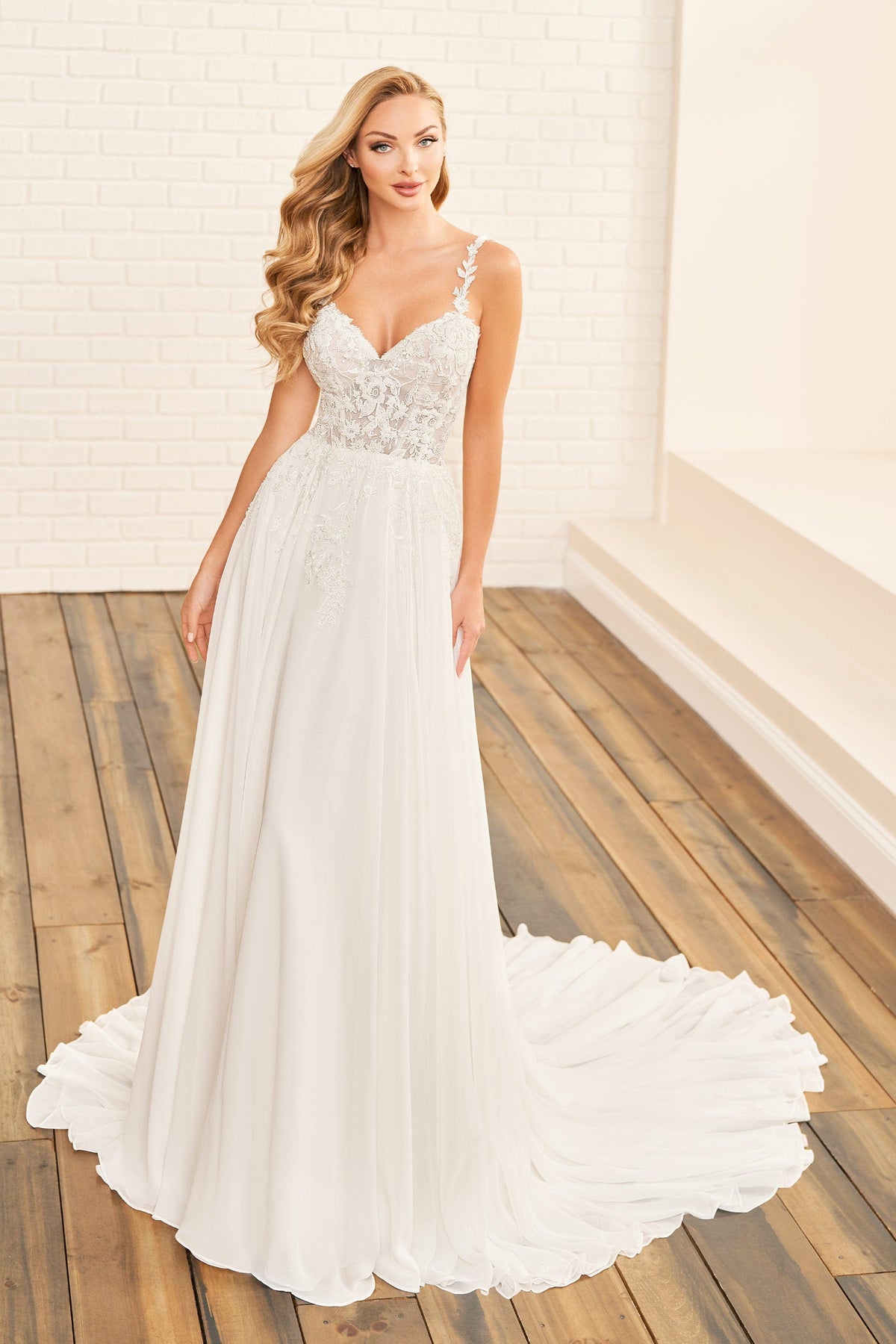 Enchanting Wedding Dress Enchanting: E533