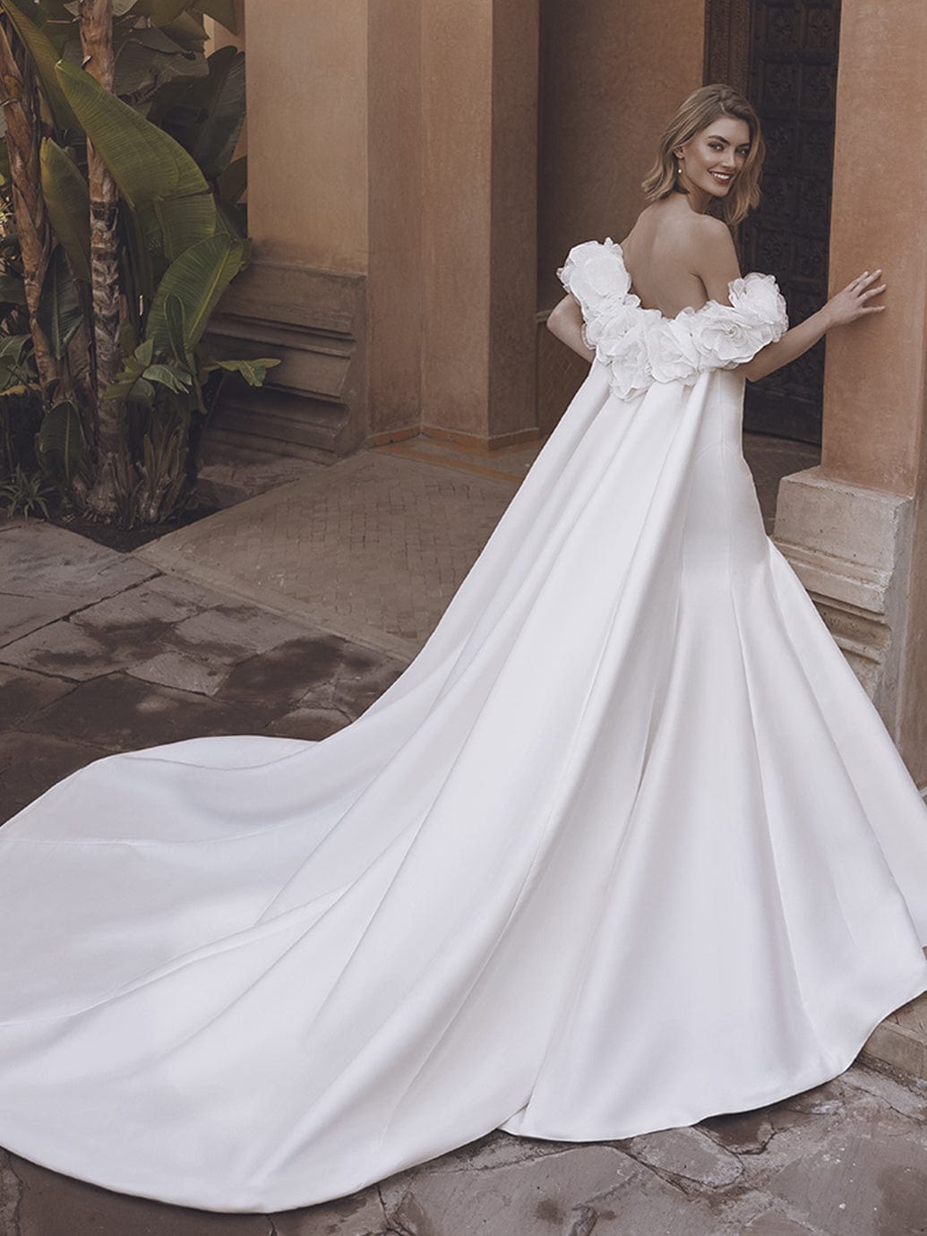 Enzoani Wedding Dress Enzoani: Umara
