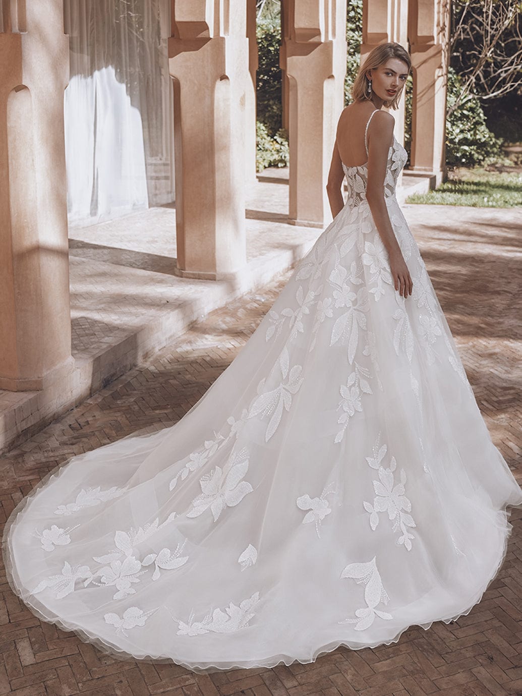 Enzoani Wedding Dress Enzoani: Umi