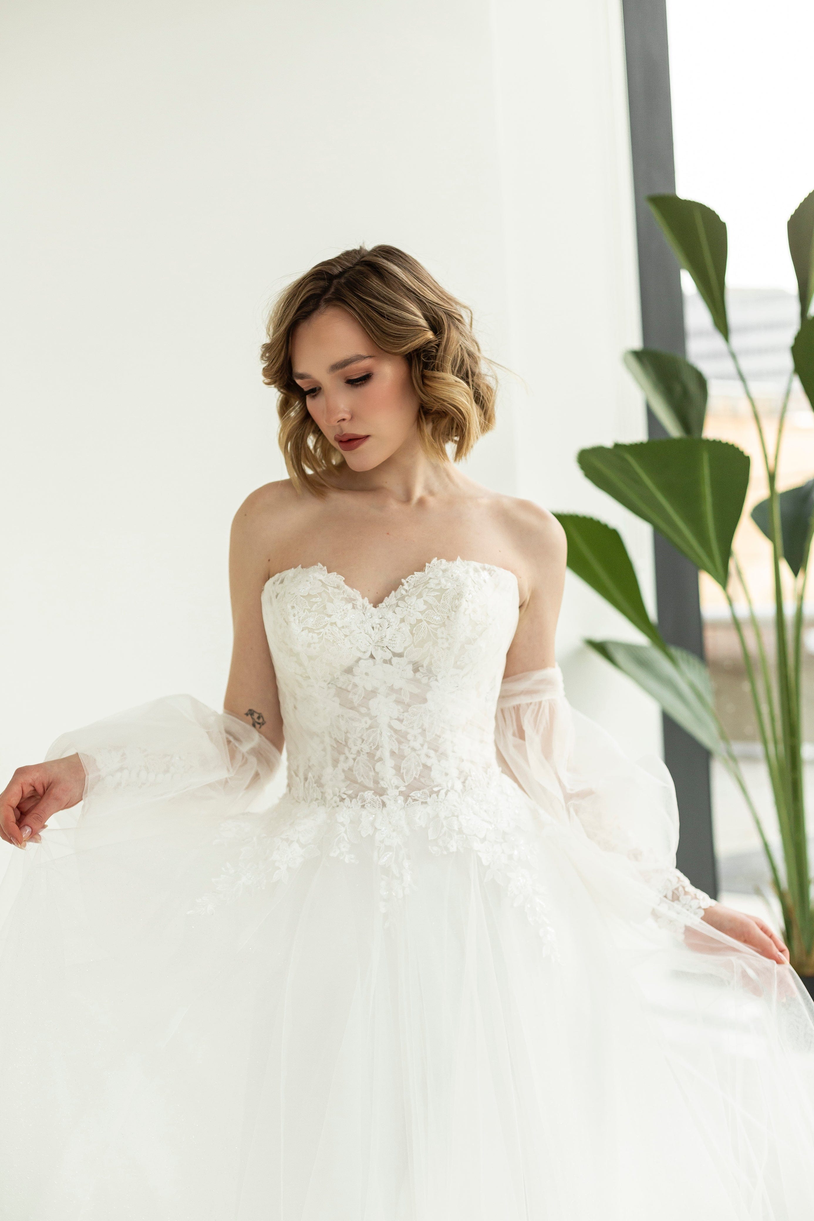 Magnolia Wedding Dress Magnolia: Tiarella