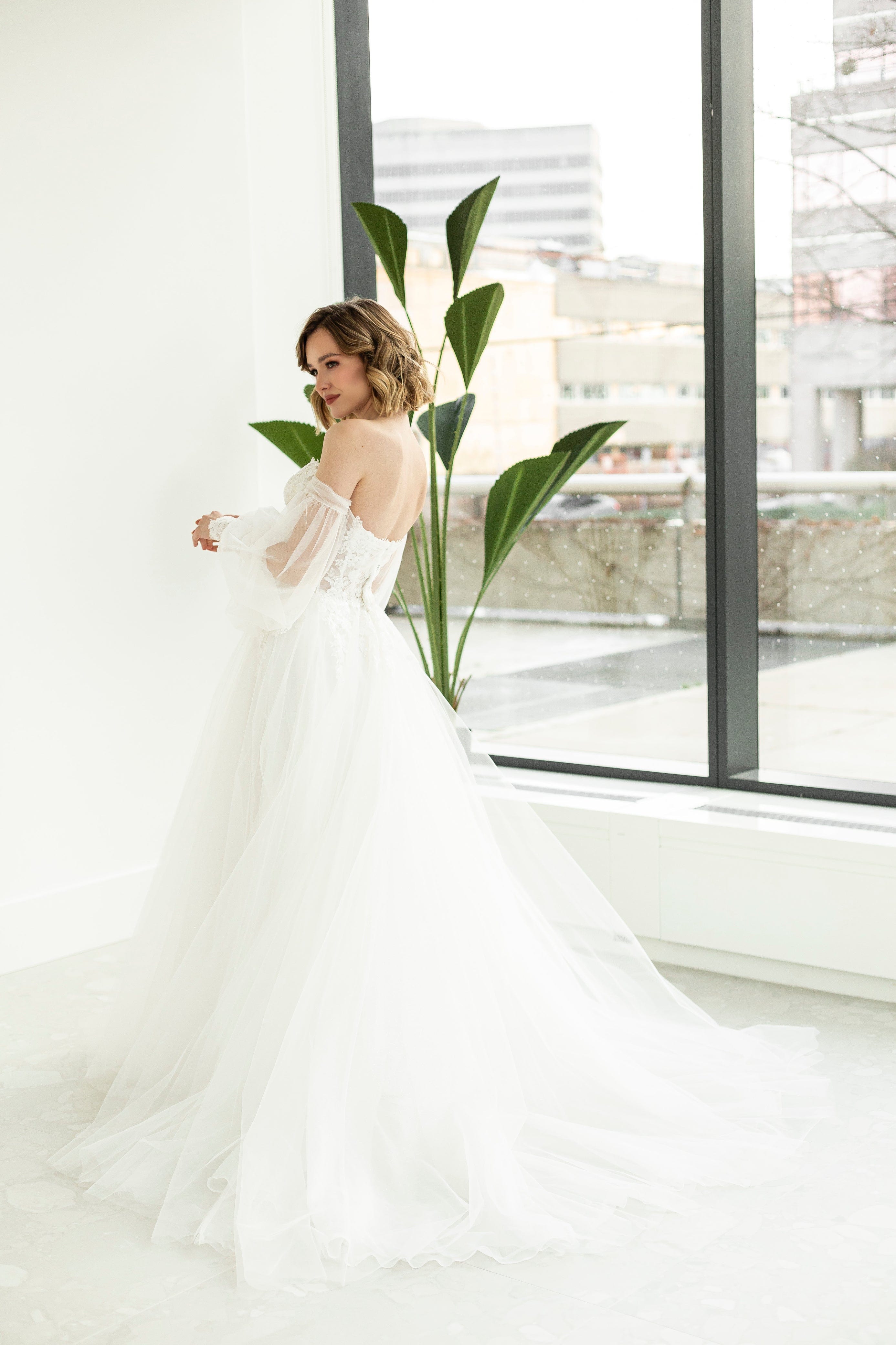 Magnolia Wedding Dress Magnolia: Tiarella