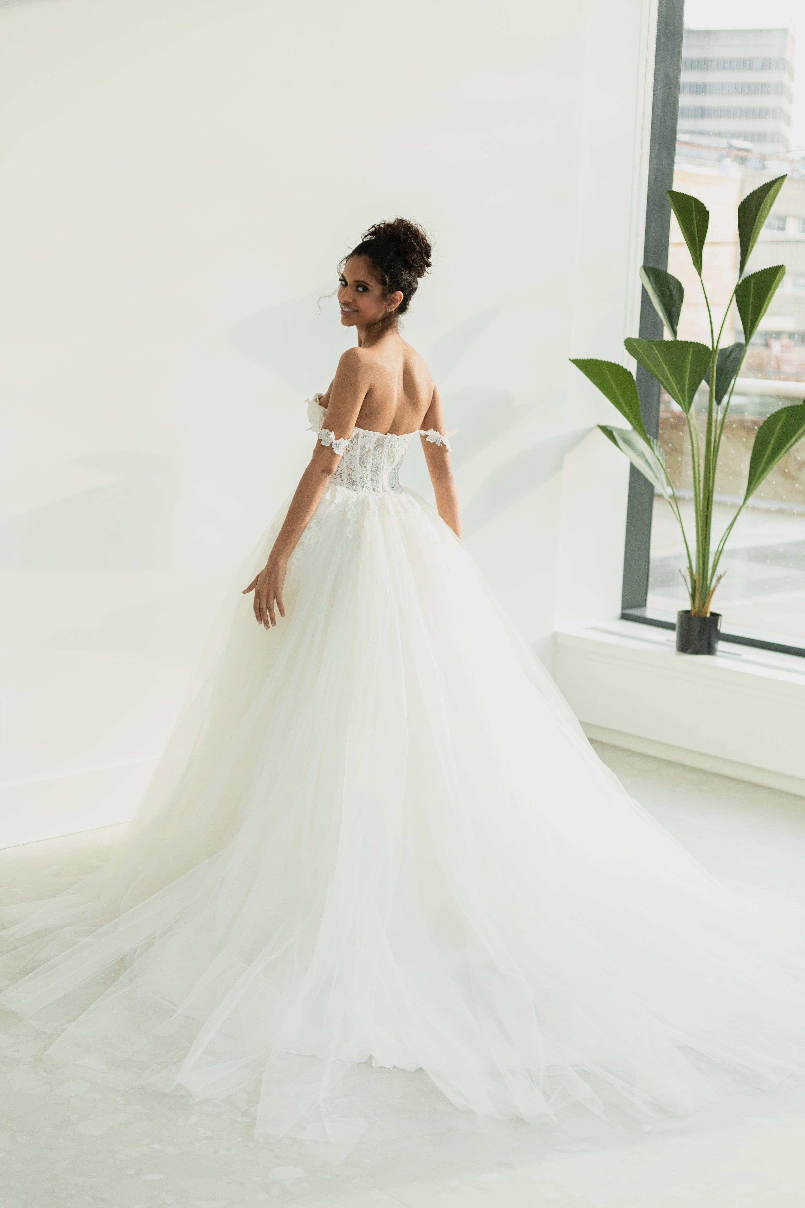 Magnolia Wedding Dress Magnolia: Trollius