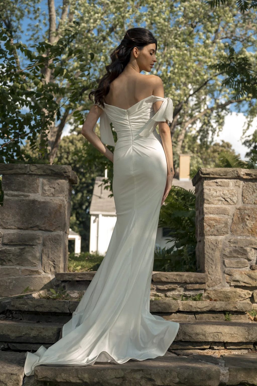 Magnolia White Wedding Dress Magnolia White: Privet