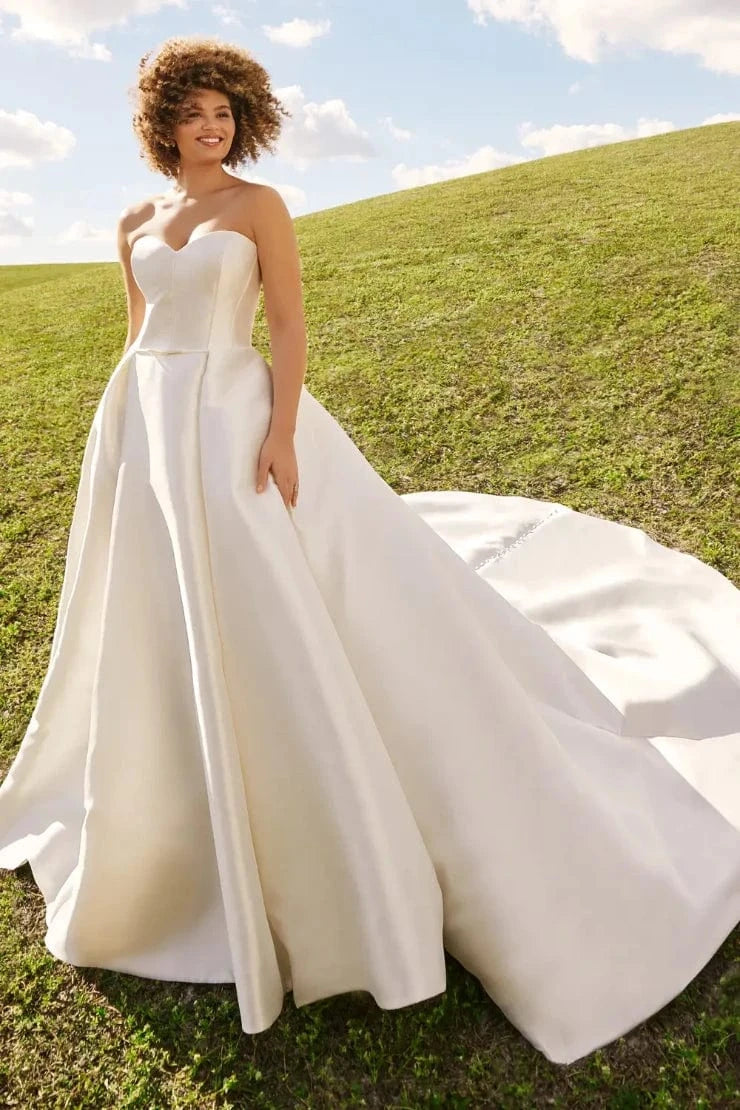 Martin Thornburg Wedding Dress 0 / Diamond White Martin Thornburg: MT1404 - Karissa