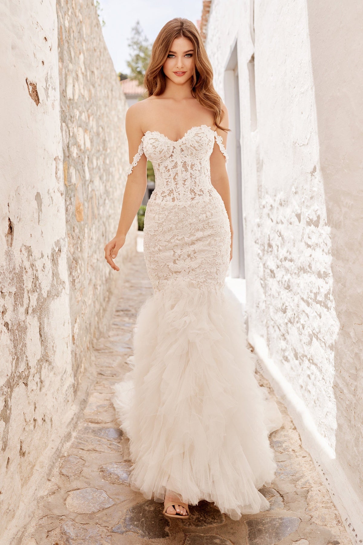 Martin Thornburg Wedding Dress Martin Thornburg: MT1430 - Cali