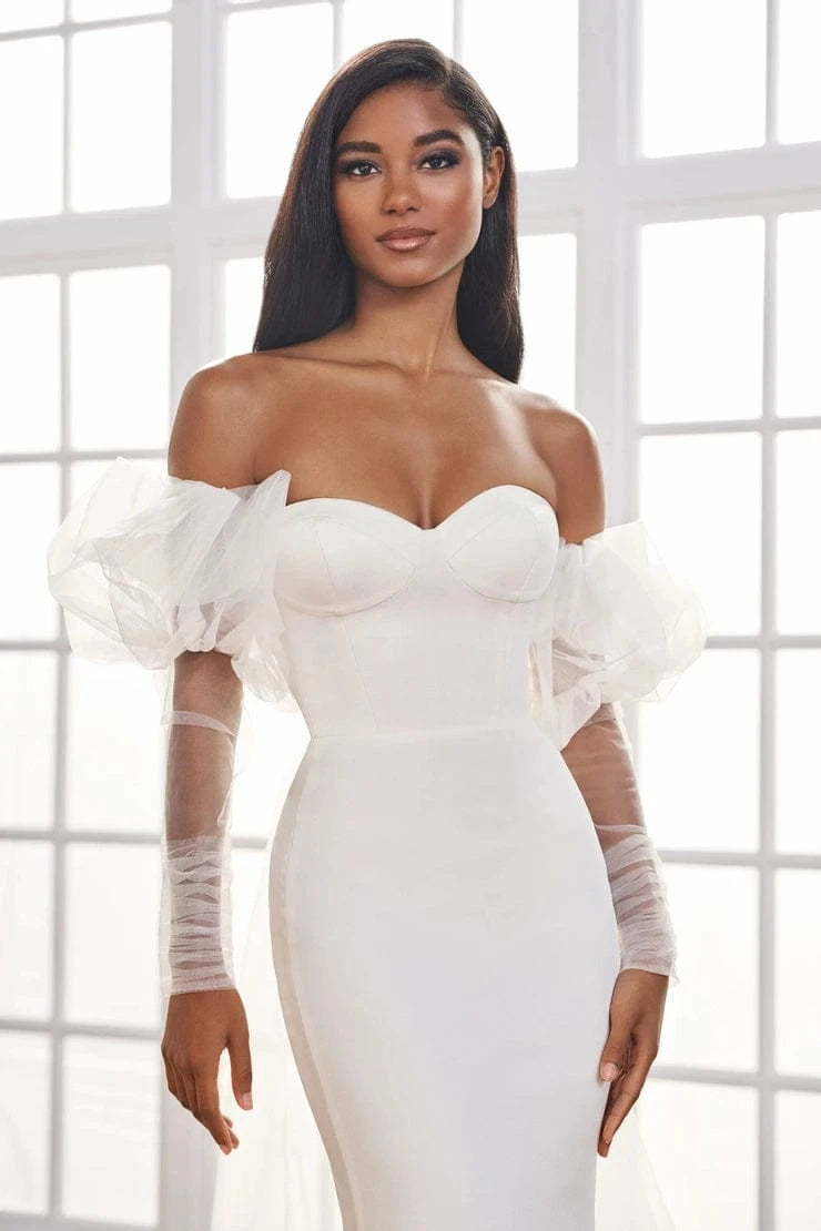Martin Thornburg Wedding Dress Martin Thornburg: MT1432 - Carissa