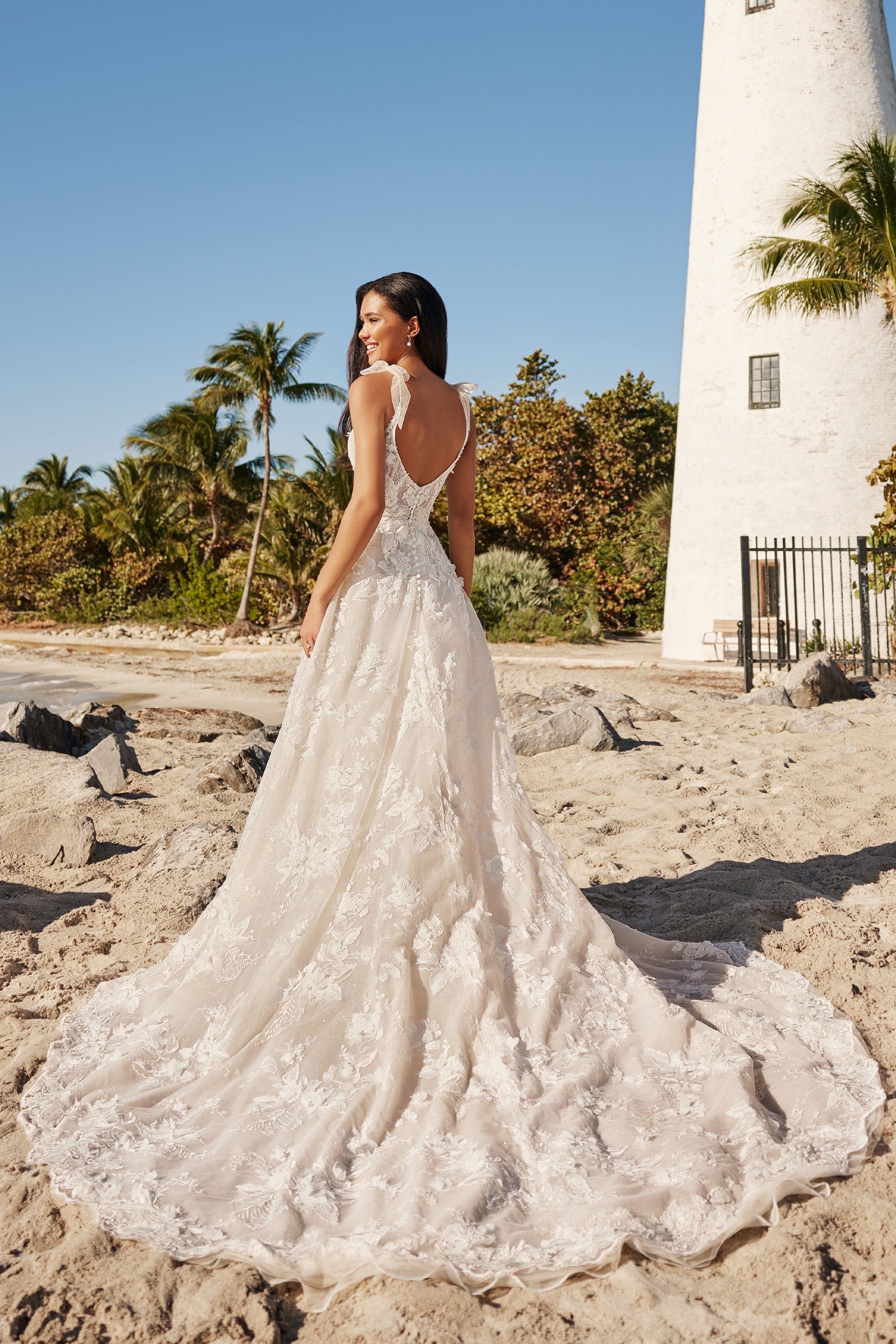 Martin Thornburg Wedding Dress Martin Thornburg: MT3209 - Hensley