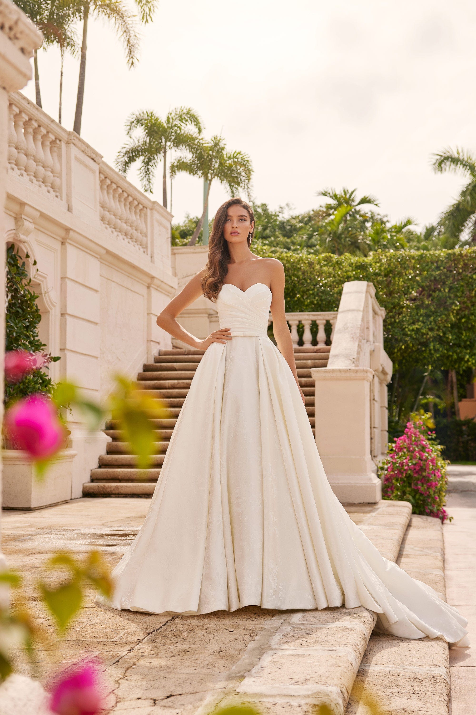 Martin Thornburg Wedding Dress Martin Thornburg: MT3231 - Finn