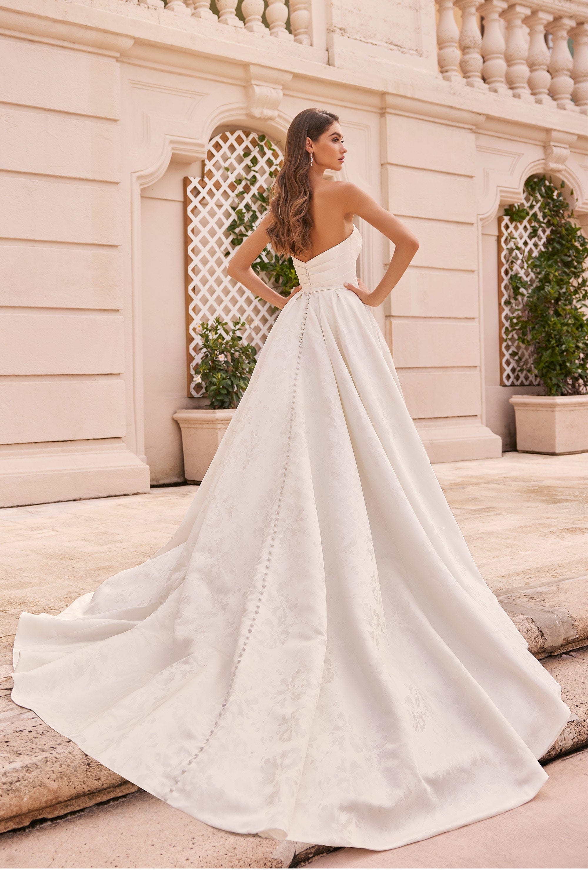 Martin Thornburg Wedding Dress Martin Thornburg: MT3231 - Finn