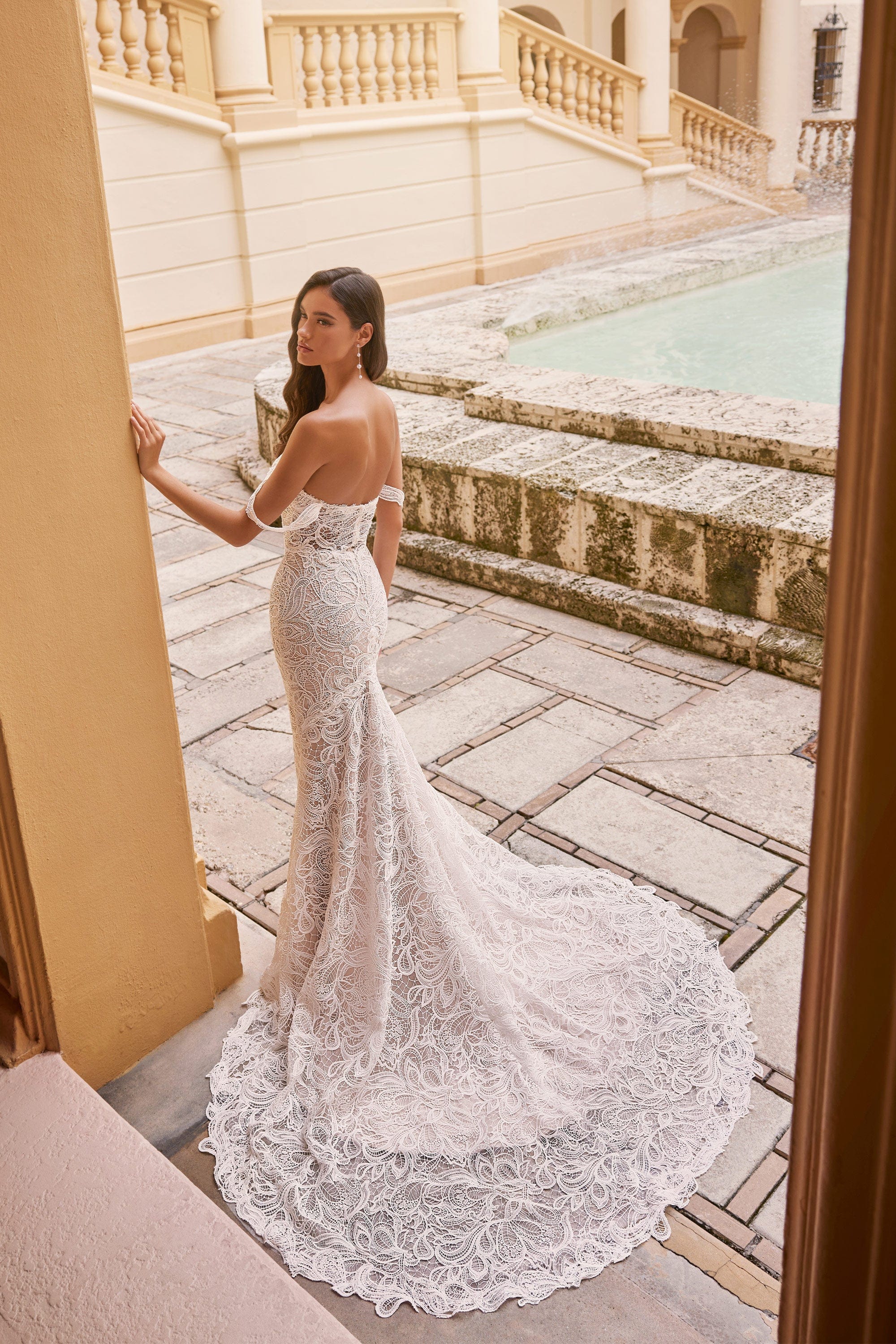 Martin Thornburg Wedding Dress Martin Thornburg: MT3232 - Channing