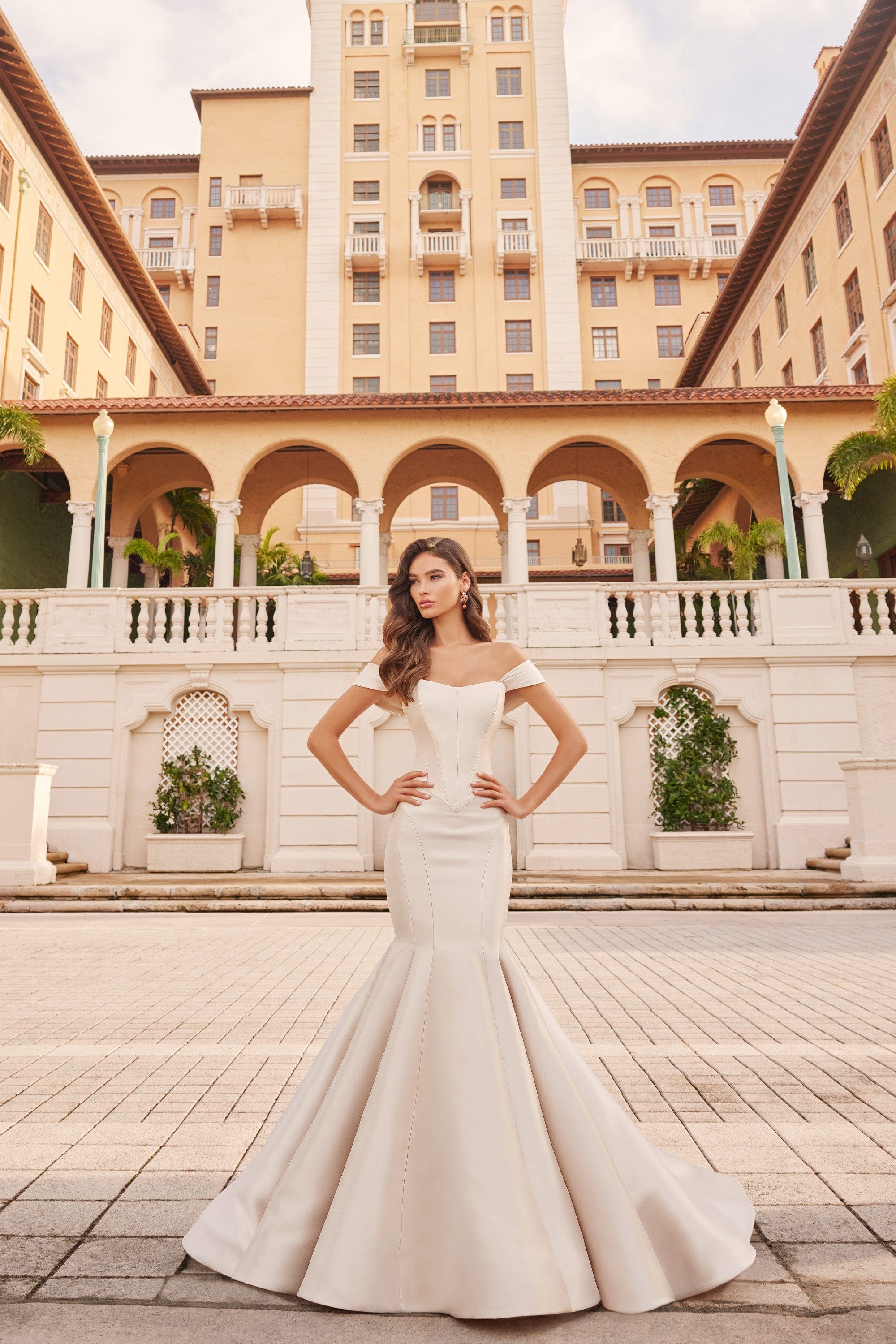 Martin Thornburg Wedding Dress Martin Thornburg: MT3242 - Sterling