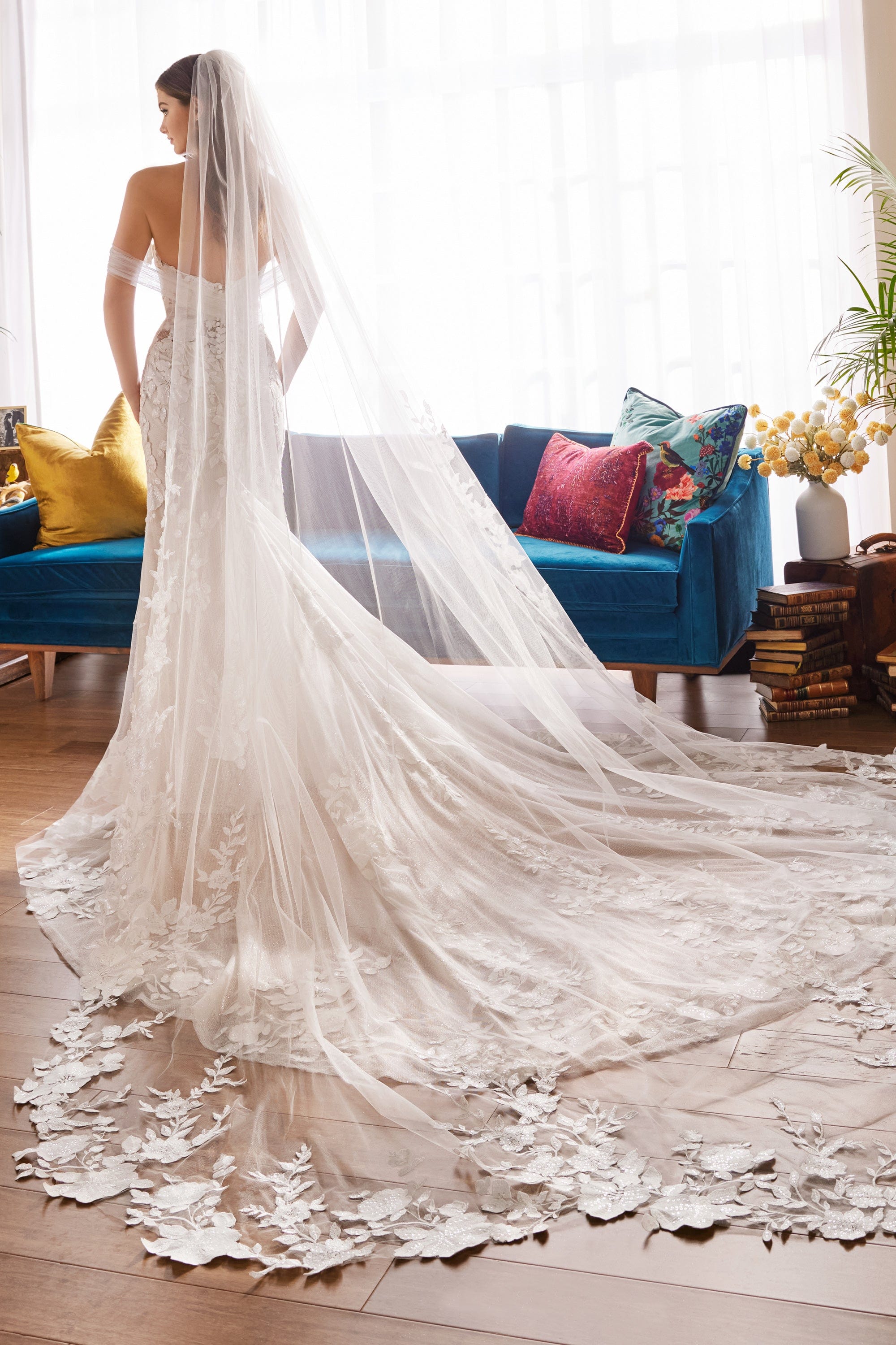 Martin Thornburg Wedding Dress Martin Thornburg: MT5102 - Dani