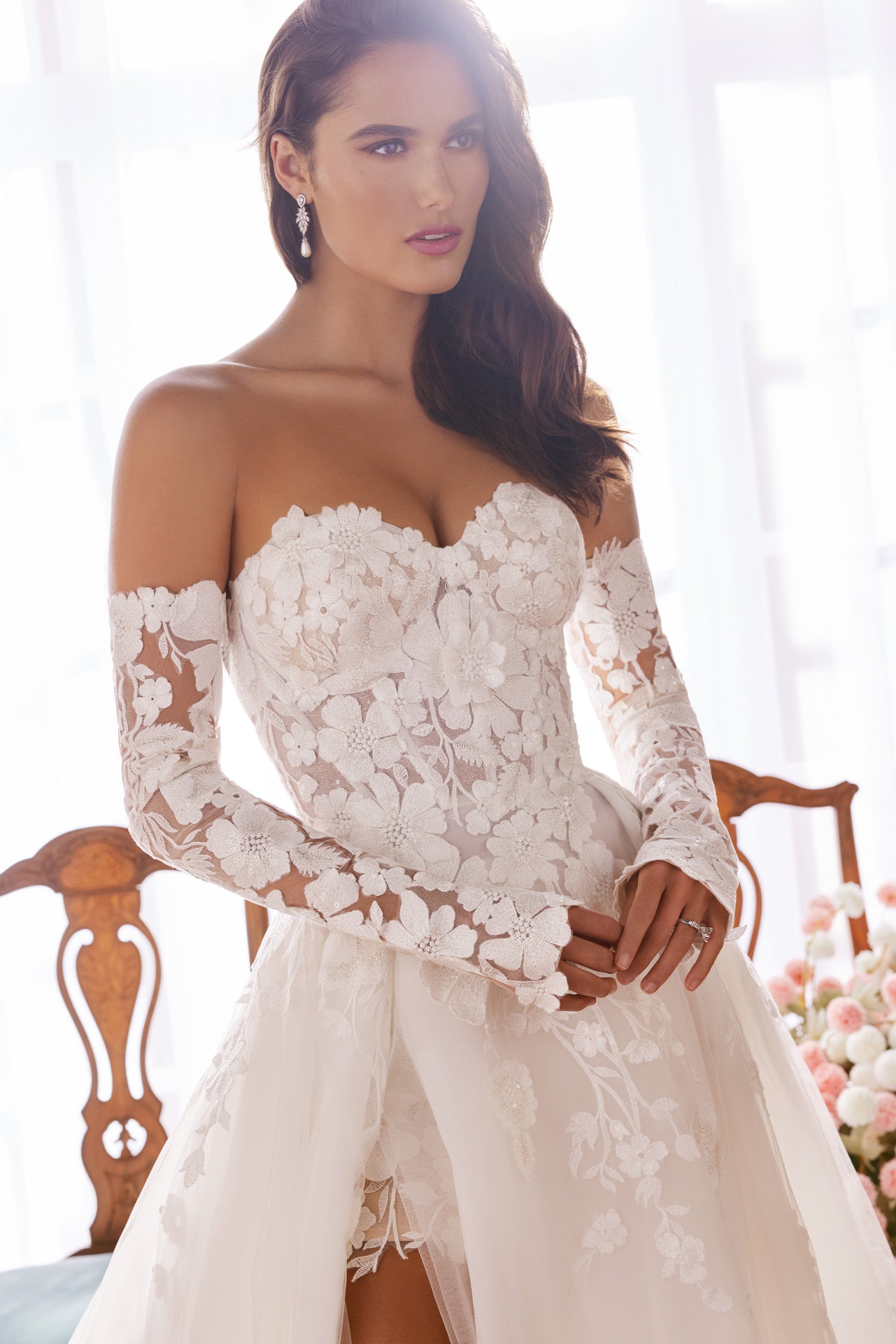 Martin Thornburg Wedding Dress Martin Thornburg: MT5114 - Kaavia