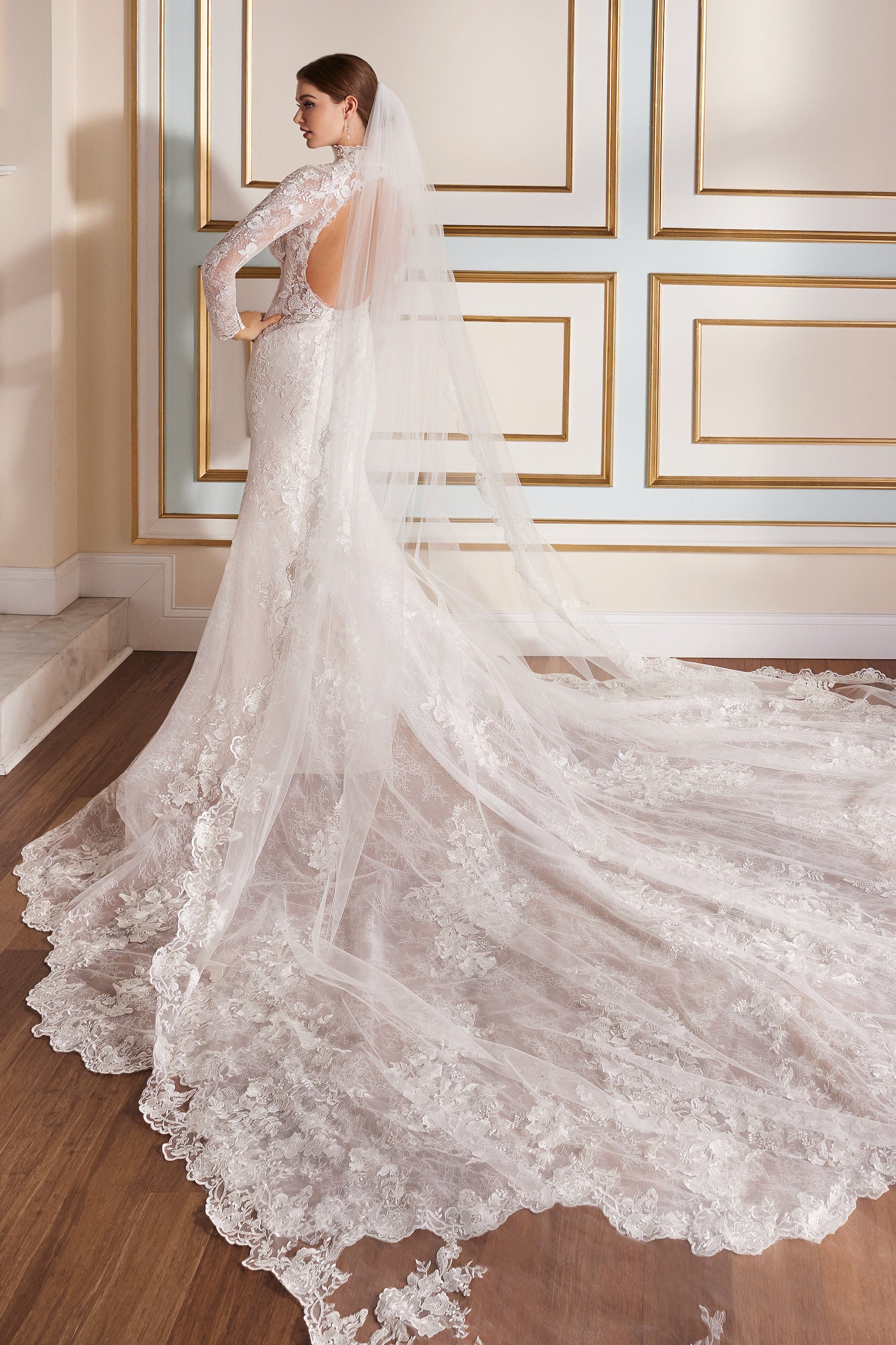 Martin Thornburg Wedding Dress Martin Thornburg: MT5118 - Lamaria