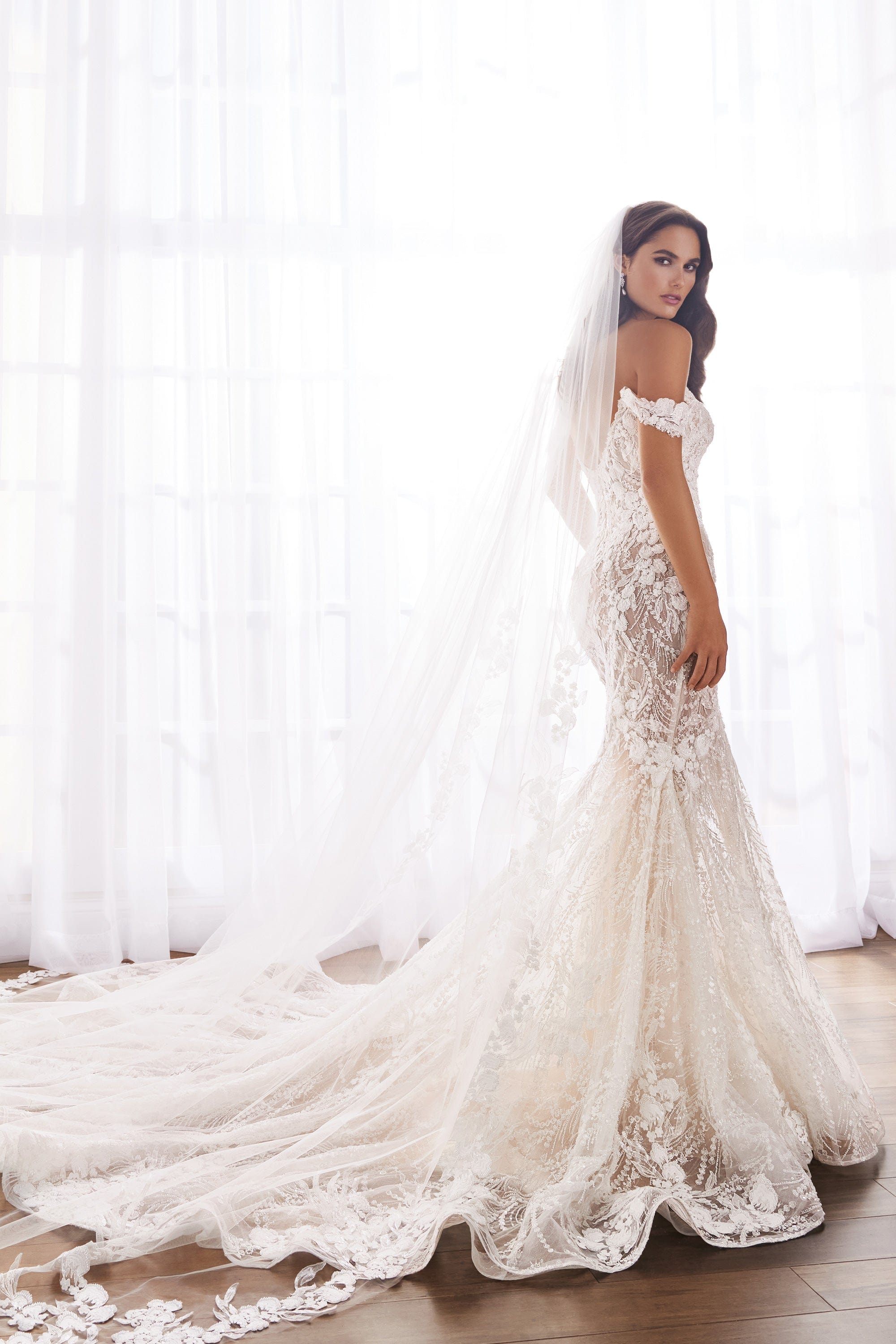 Martin Thornburg Wedding Dress Martin Thornburg: MT5119 - Chailyn