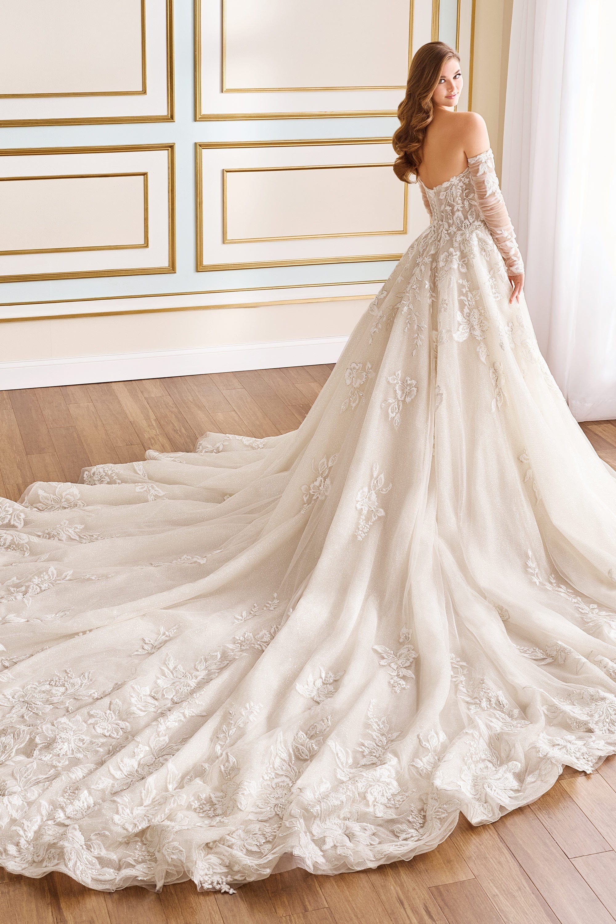 Martin Thornburg Wedding Dress Martin Thornburg: MT9102 - Amaryllis