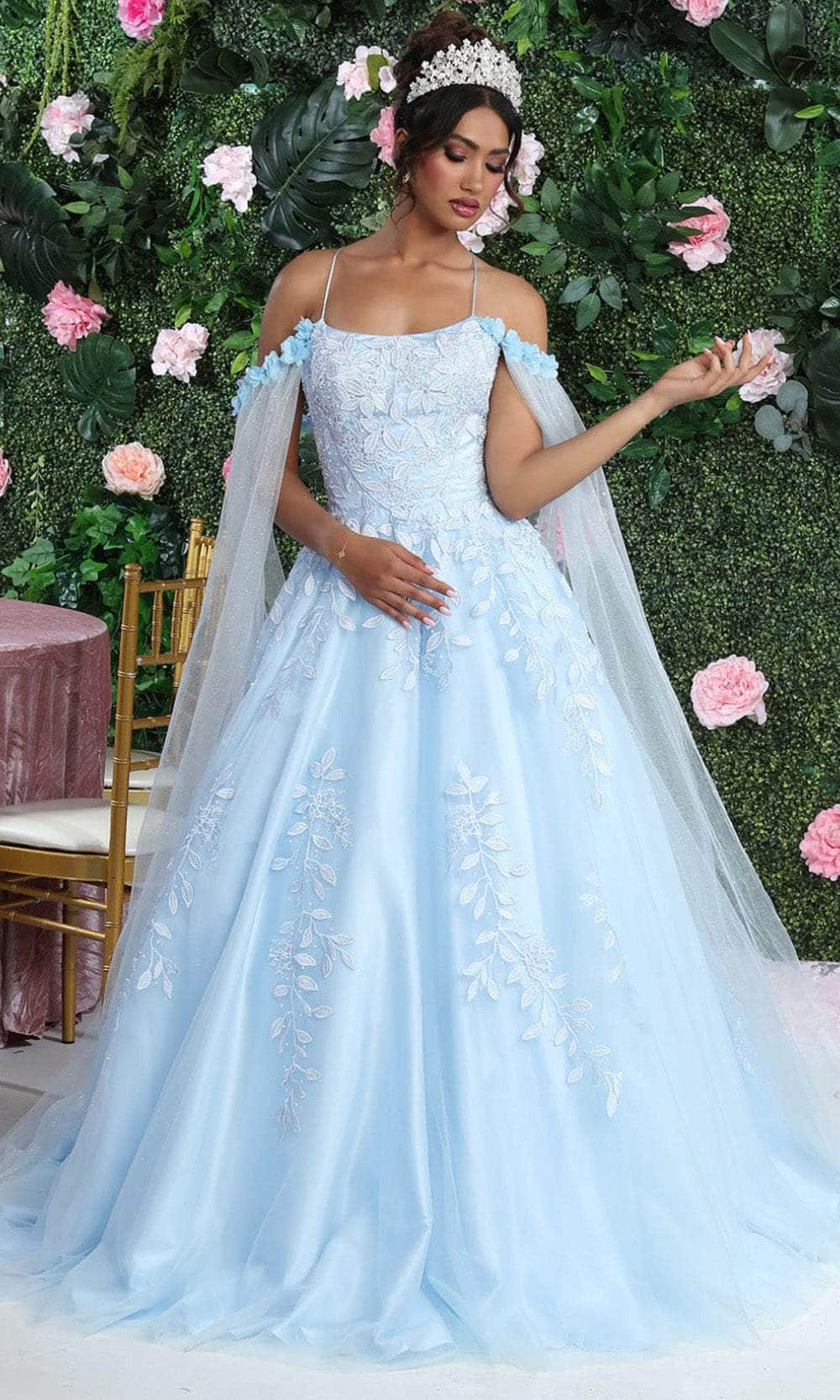 May Queen Quinceanera 4 / Baby Blue May Queen: LK191