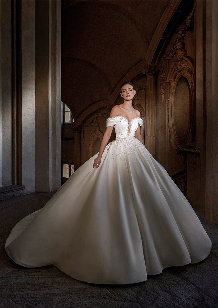 Pronovias Privee: Emerlad Pronovias Privee: Emerlad