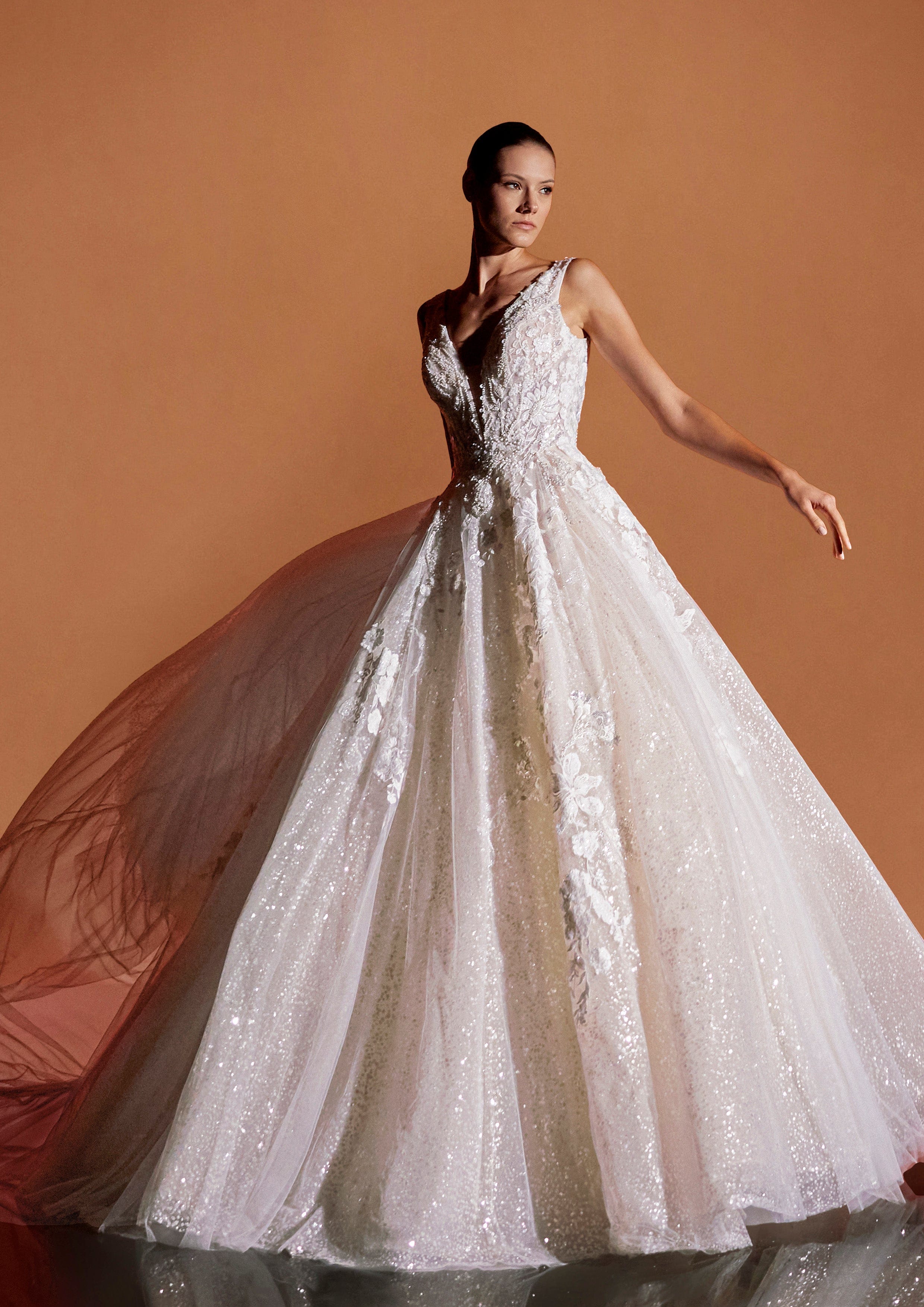 Pronovias Privee Wedding Dress 0 / Off White/Light Peach Pronovias Privee: Sai