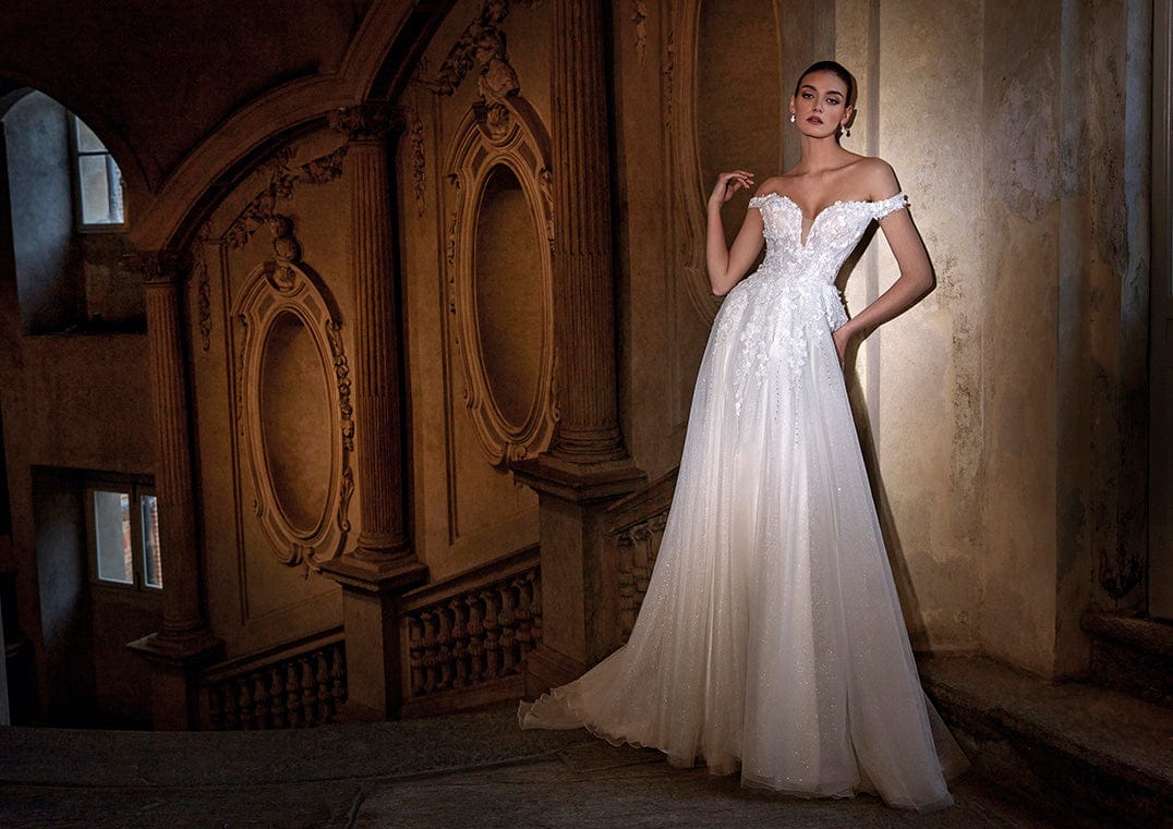 Pronovias Privee Wedding Dress Pronovias Privee: Turmalin