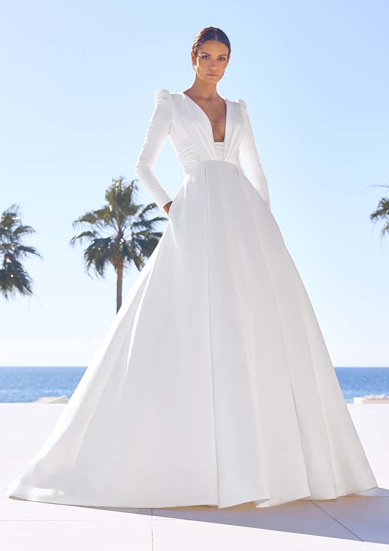 Long sleeve pronovias hot sale wedding dress