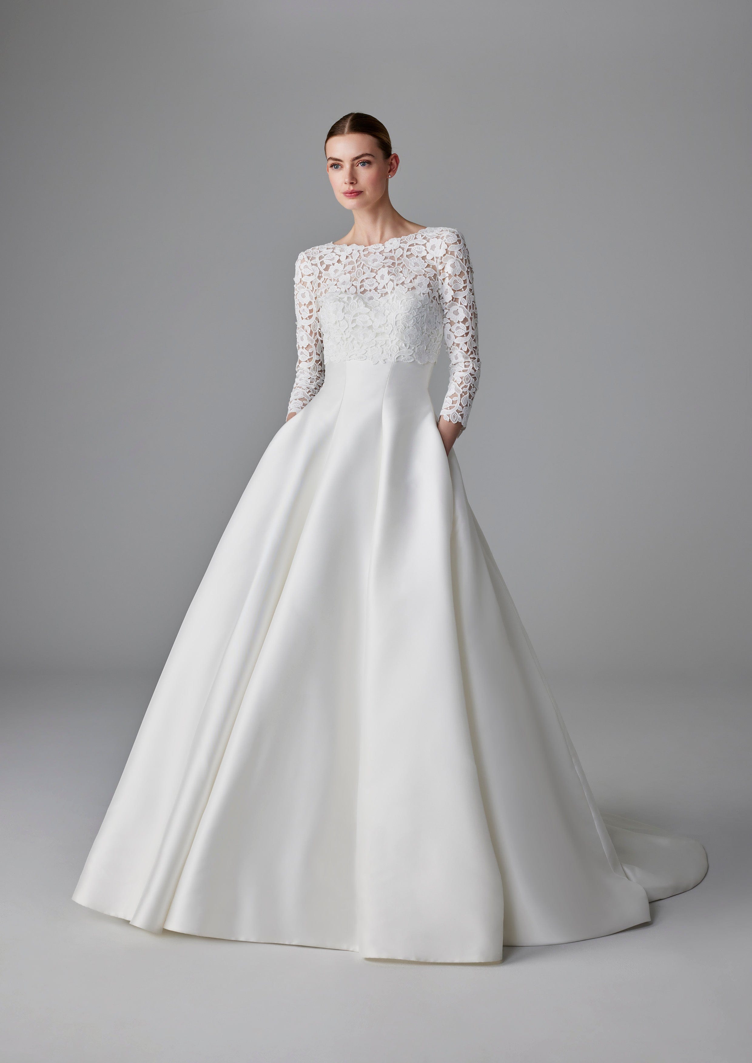 Pronovias Wedding Dress Off White / 0 Pronovias: Cammi