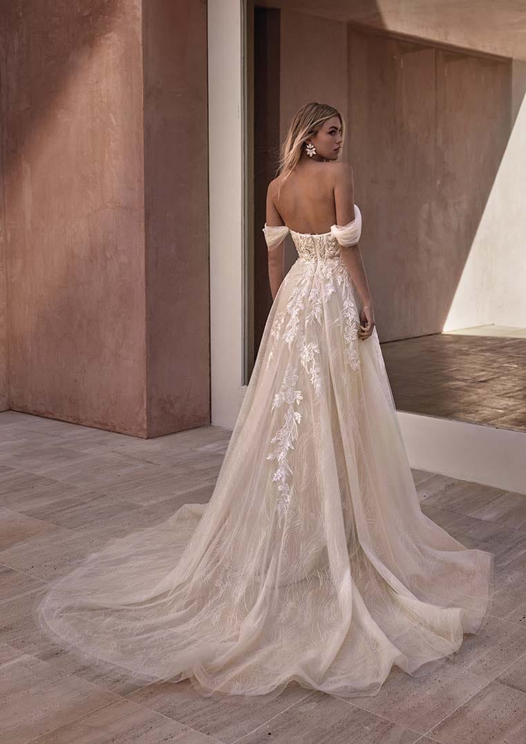 Pronovias Wedding Dress 8 / Off White Pronovias: Claris (Clearance)
