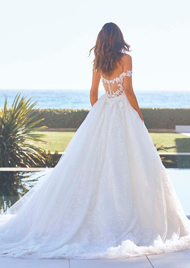 Pronovias Wedding Dress 8 / Off White Pronovias: Delphine (Clearance)