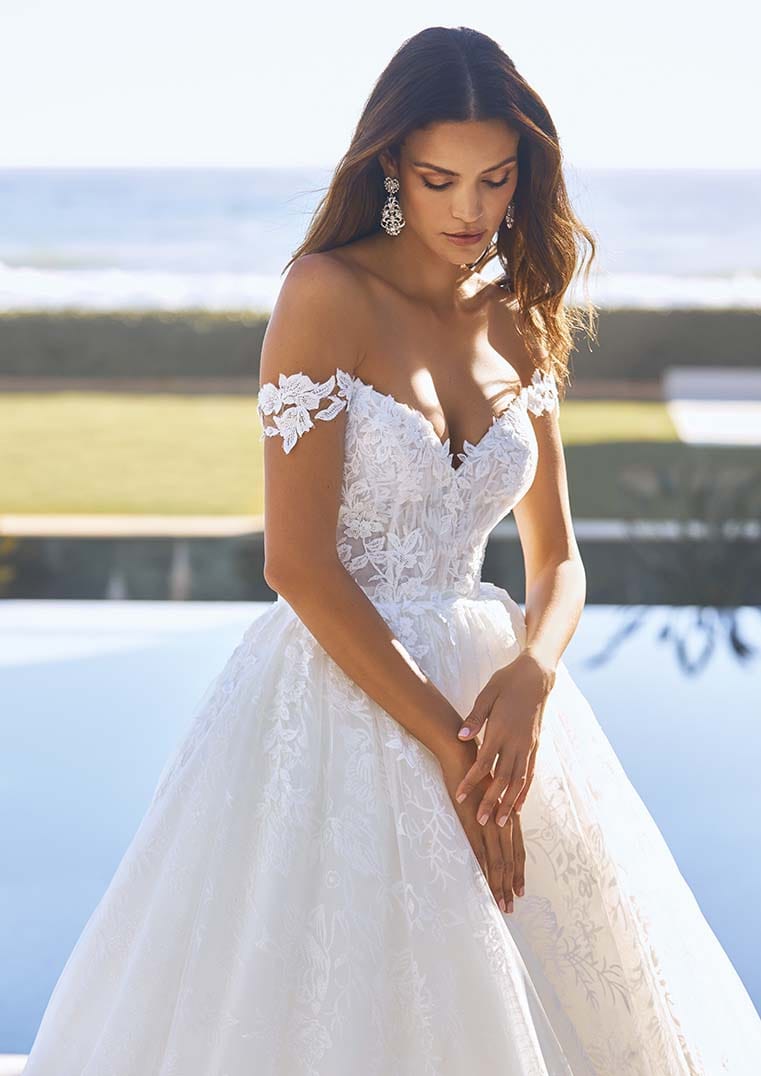 Pronovias Wedding Dress 8 / Off White Pronovias: Delphine (Clearance)