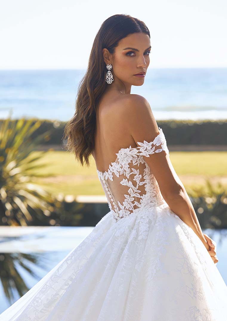 Pronovias Wedding Dress 8 / Off White Pronovias: Delphine (Clearance)