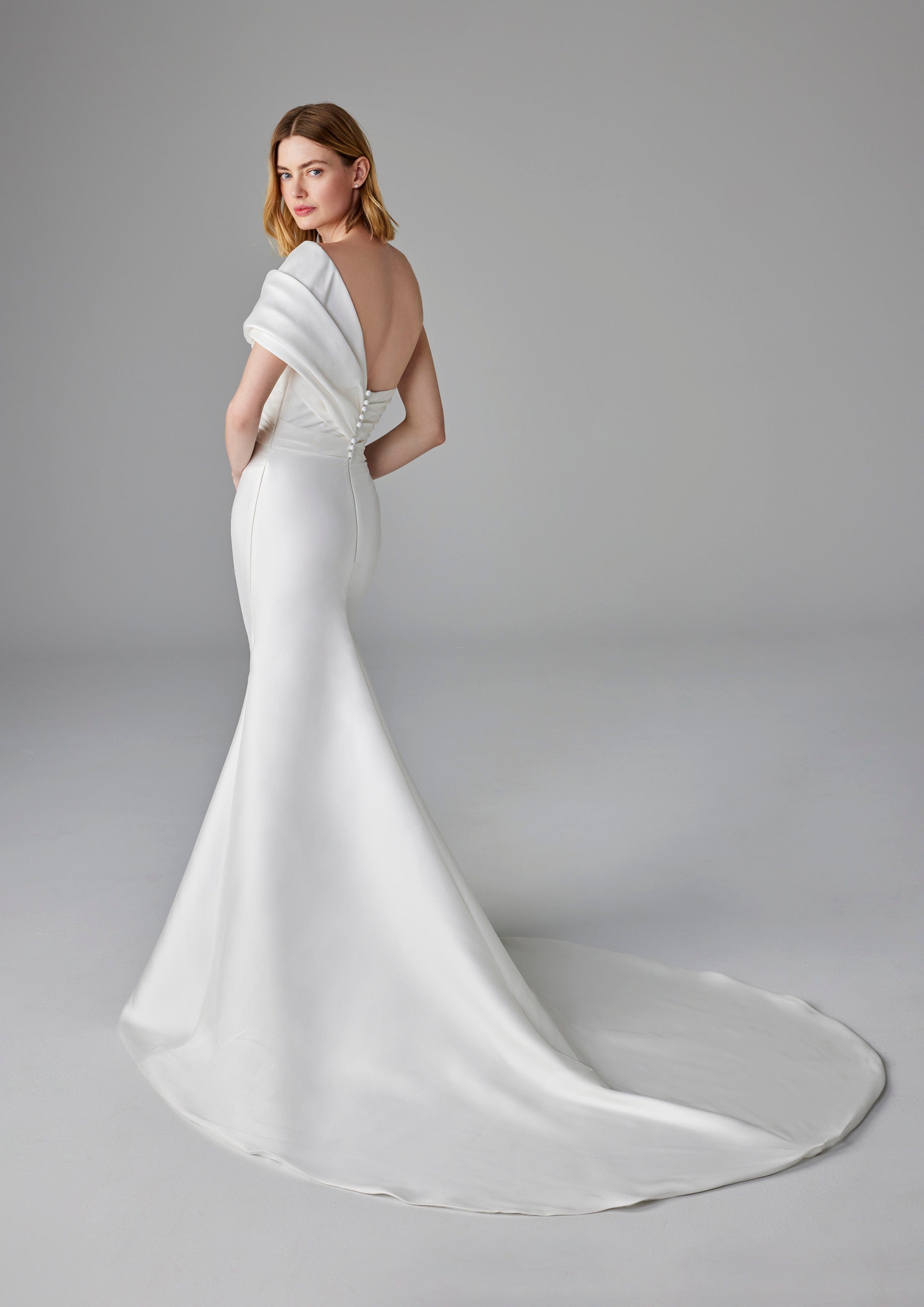 Pronovias Wedding Dress Pronovias: Etiennes