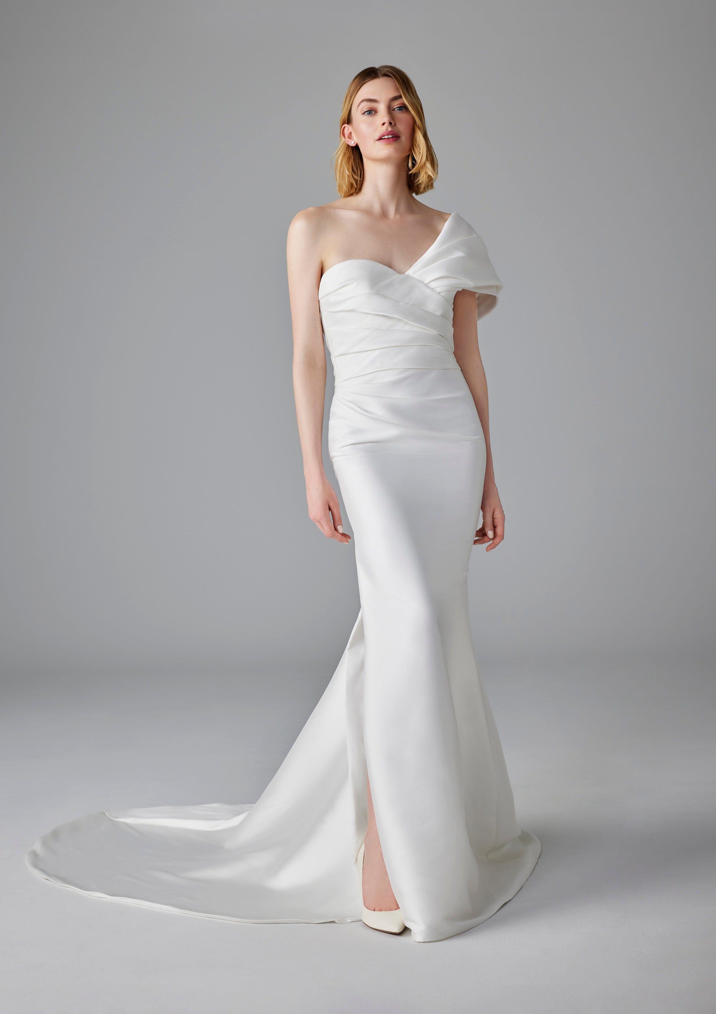 Pronovias Wedding Dress Pronovias: Etiennes