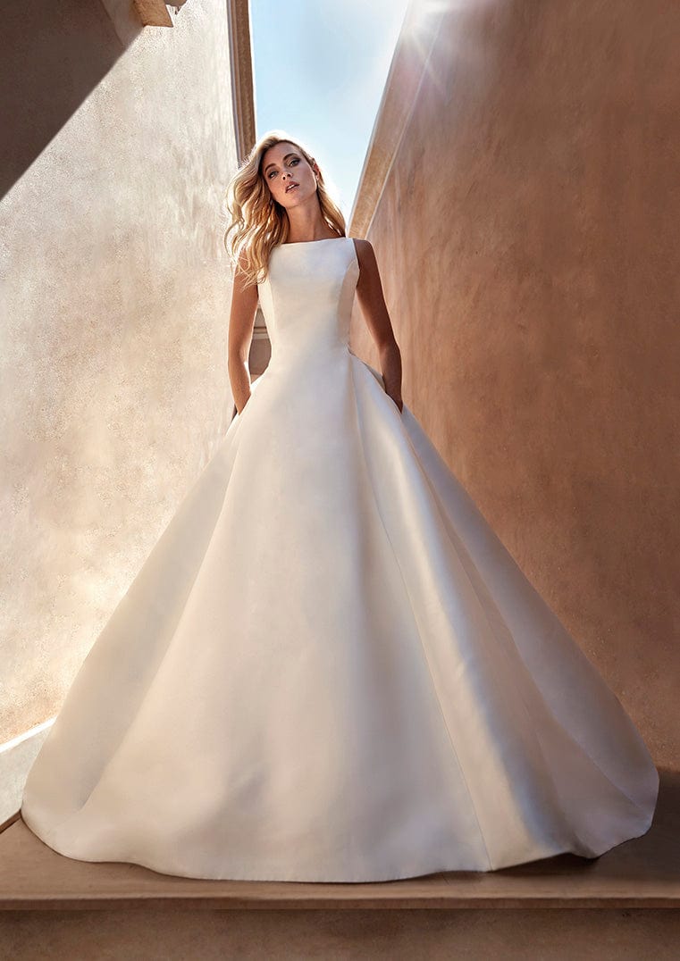 Pronovias: Nevado Pronovias: Nevado