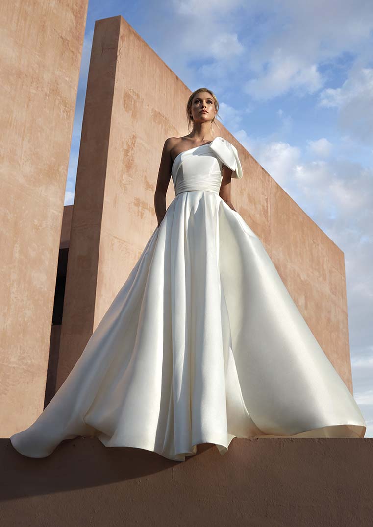 pronovias one shoulder dress KLEYNA | Mermaid wedding dress with asymmetrical neckline