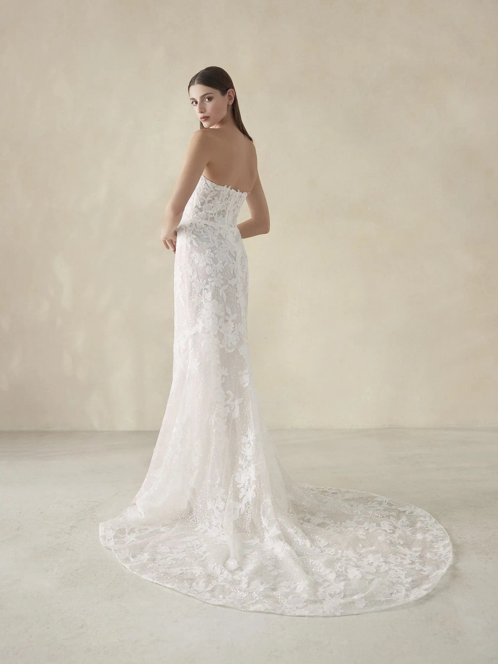 Pronovias Wedding Dress Pronovias: Oakley