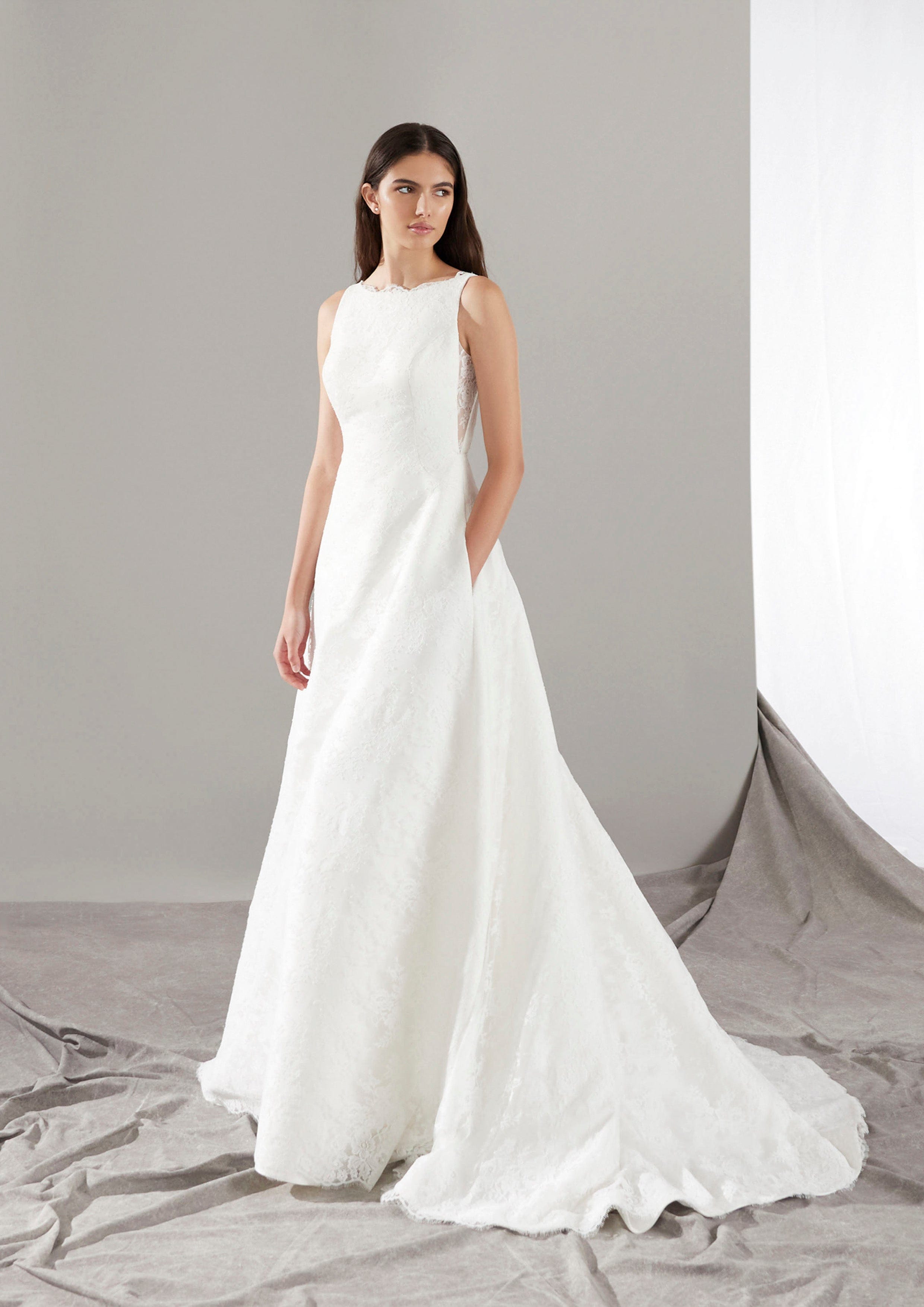 Pronovias Wedding Dress 0 / Off White Pronovias: Origin