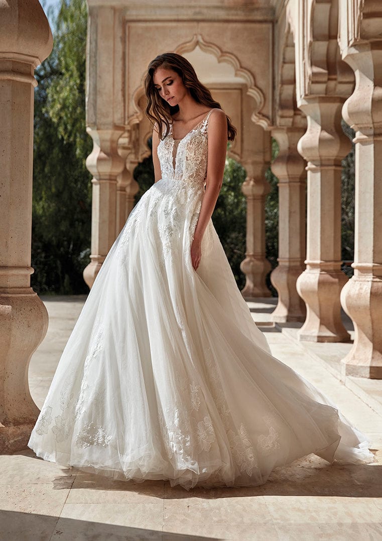 Pronovias: Vesuvius Pronovias: Vesuvius