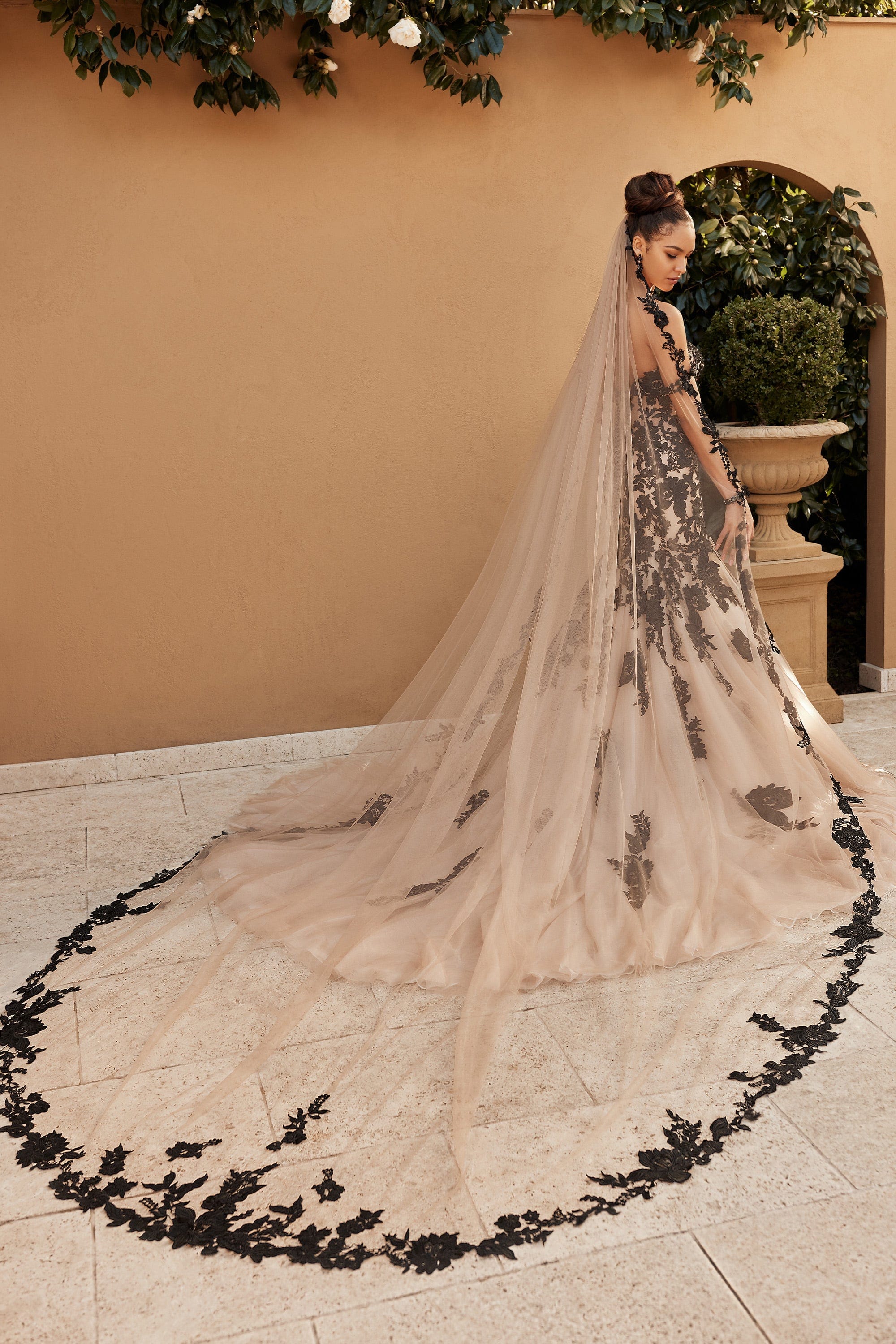 Sophia Tolli Accessories Sophia Tolli: Y3116VEIL