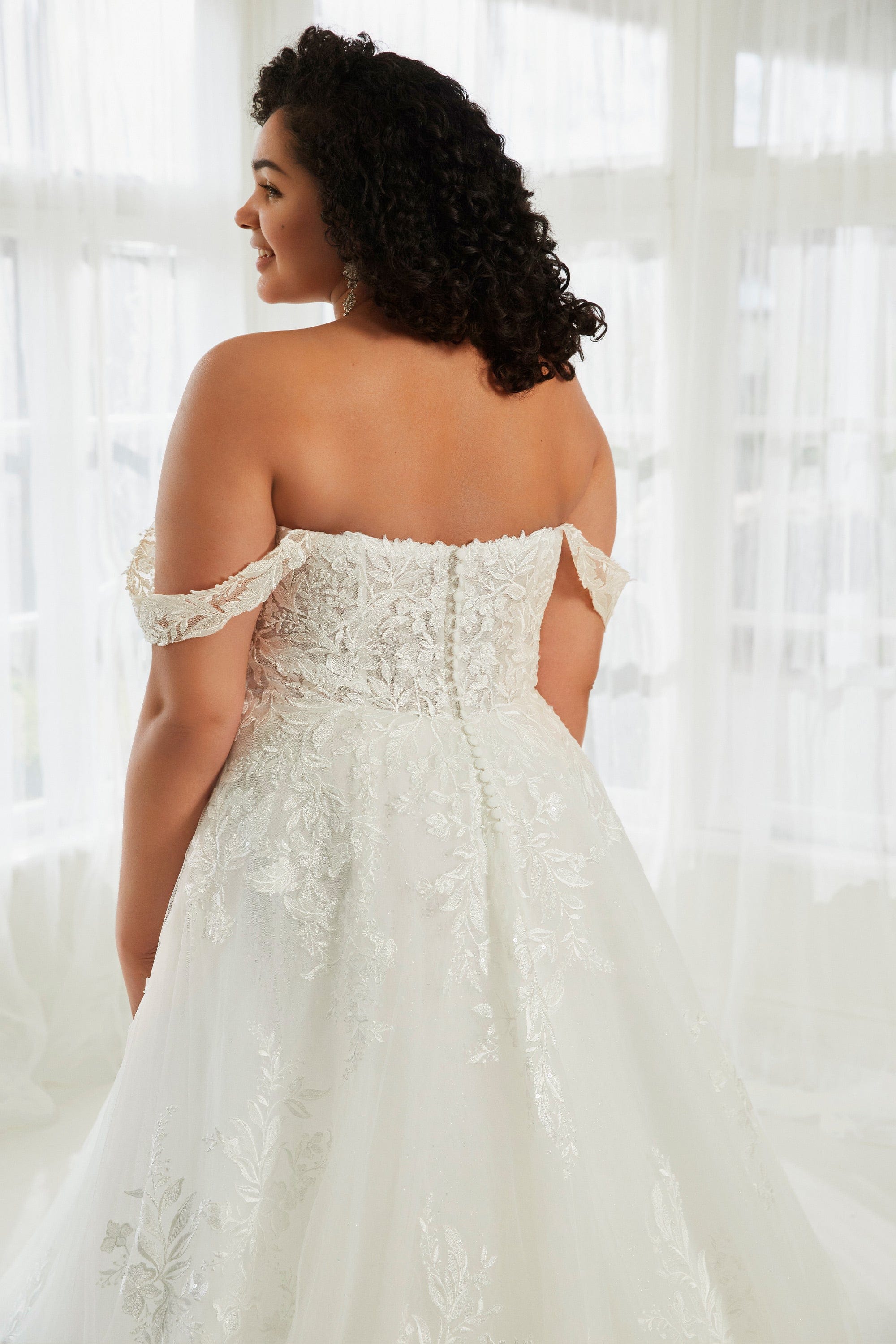 Sophia Tolli Wedding Dress Sophia Tolli: Y3112 - Aisling