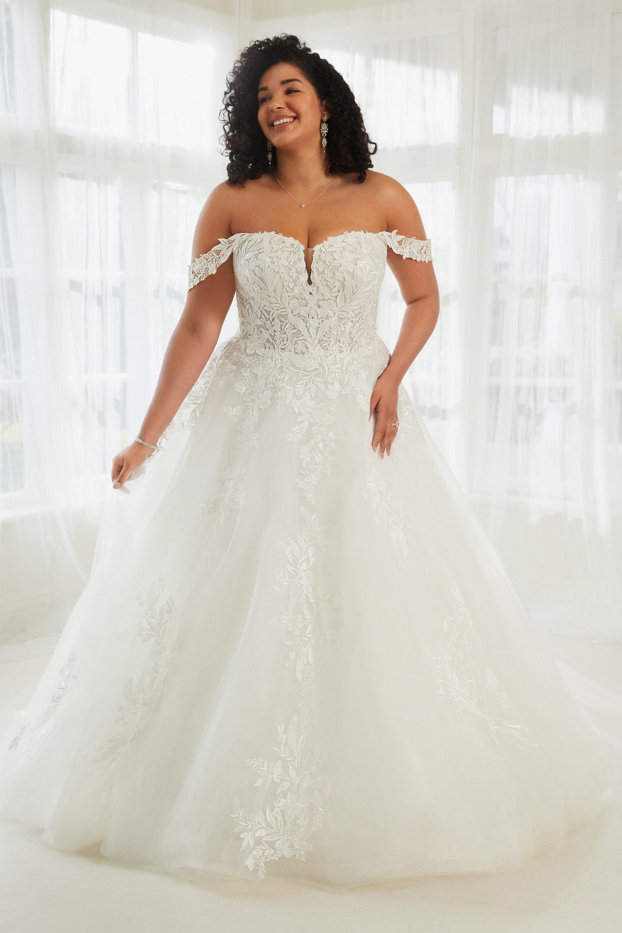 Sophia Tolli Wedding Dress Sophia Tolli: Y3112 - Aisling