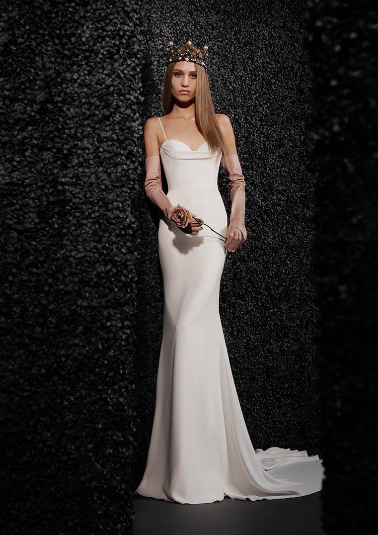 http://camelliabridalshop.com/cdn/shop/files/vera-wang-wedding-dress-vera-wang-amandine-price-sale-39539554943214.jpg?v=1695667613&width=2048