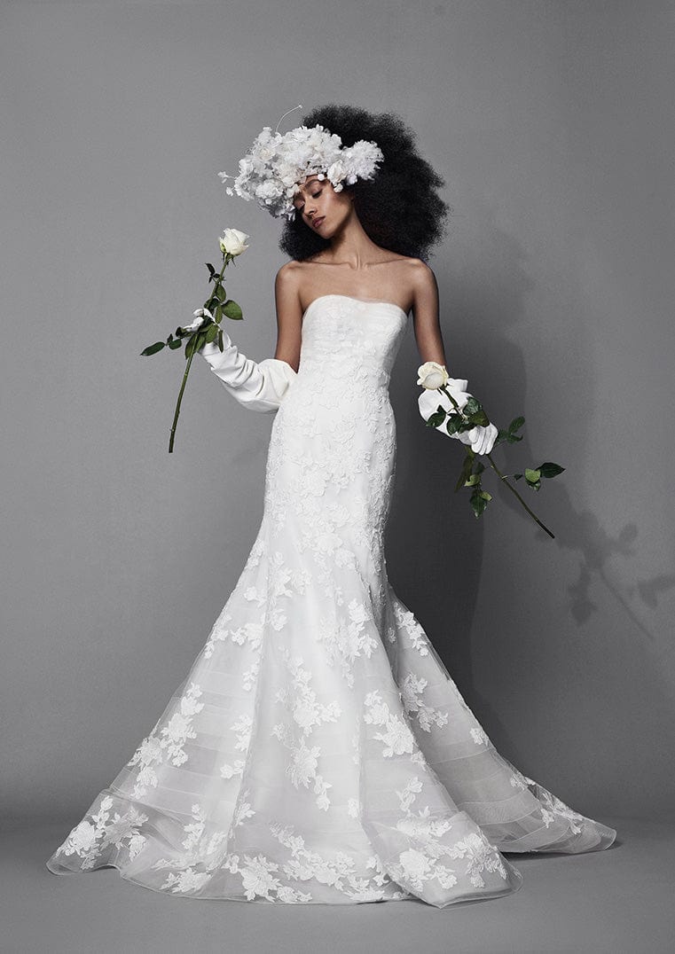 Vera wang off 2024 shoulder wedding gown