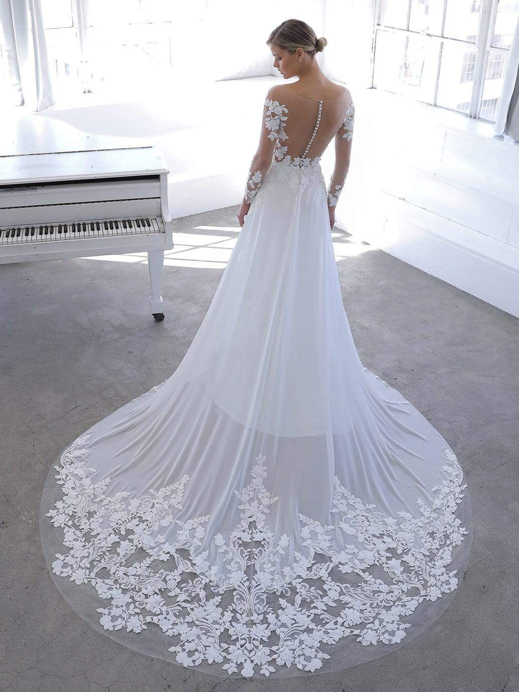 Blue by Enzoani Wedding Dress Blue by Enzoani: Nandana